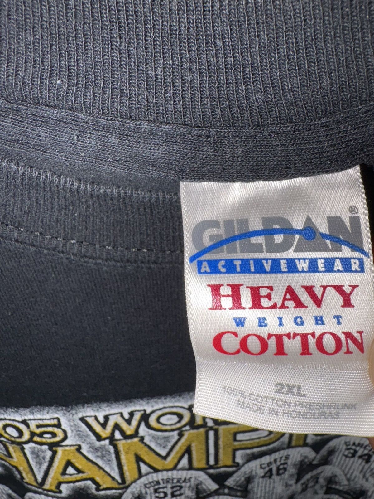 Gildan × Vintage VINTAGE 2005 World Series Champs Chicago White Sox Shirt Size US XXL / EU 58 / 5 - 2 Thumbnail
