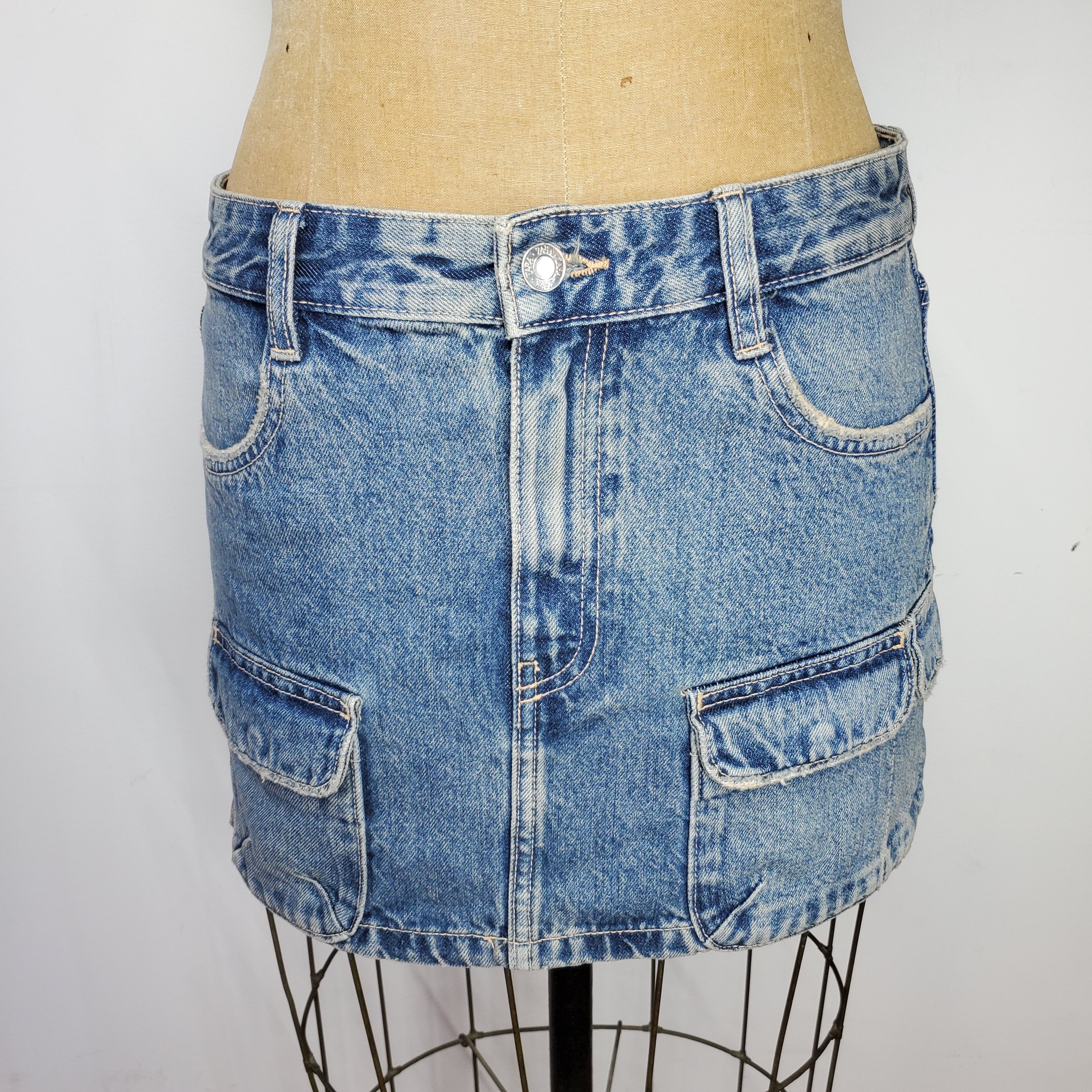 Zara Zara Size L NEW Jean Skirt Denim 100% Cotton Blue Med Wash Size 34" / US 12 / IT 48 - 4 Thumbnail
