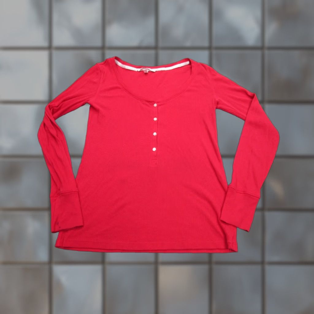 Victoria's Secret VINTAGE Victoria's Secret Womens XS red Bella Swan Henley Long Sleeve Shirt Layer Y2K Size XS / US 0-2 / IT 36-38 - 1 Thumbnail