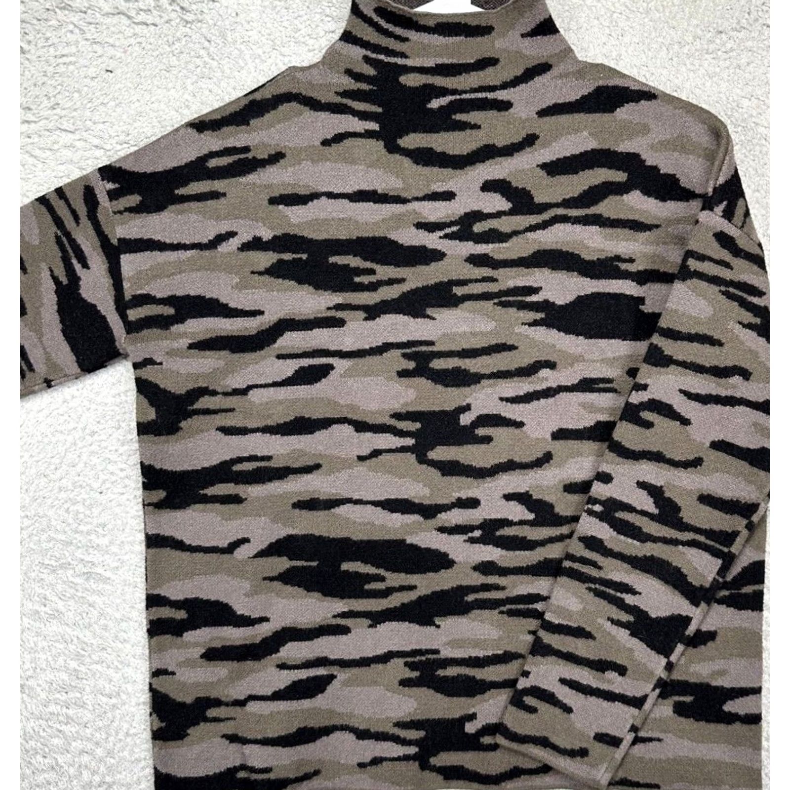 Vintage Tahari Sweater Womens Medium Grey Camo Nylon Blend Turtle Neck Sweatshirt Ladies Size M / US 6-8 / IT 42-44 - 4 Thumbnail