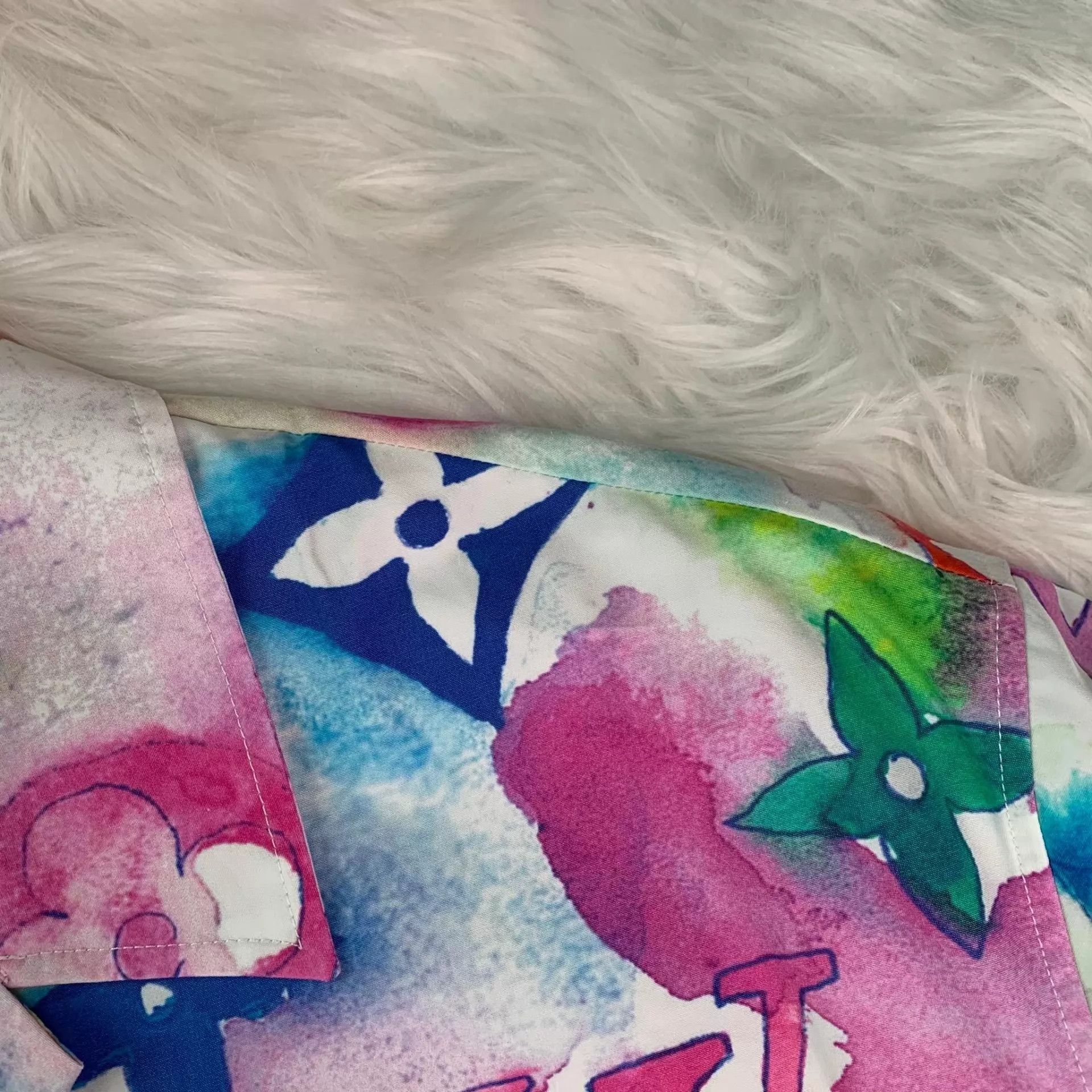 Louis Vuitton LV multicolor printed T-shirt Size US M / EU 48-50 / 2 - 9 Thumbnail