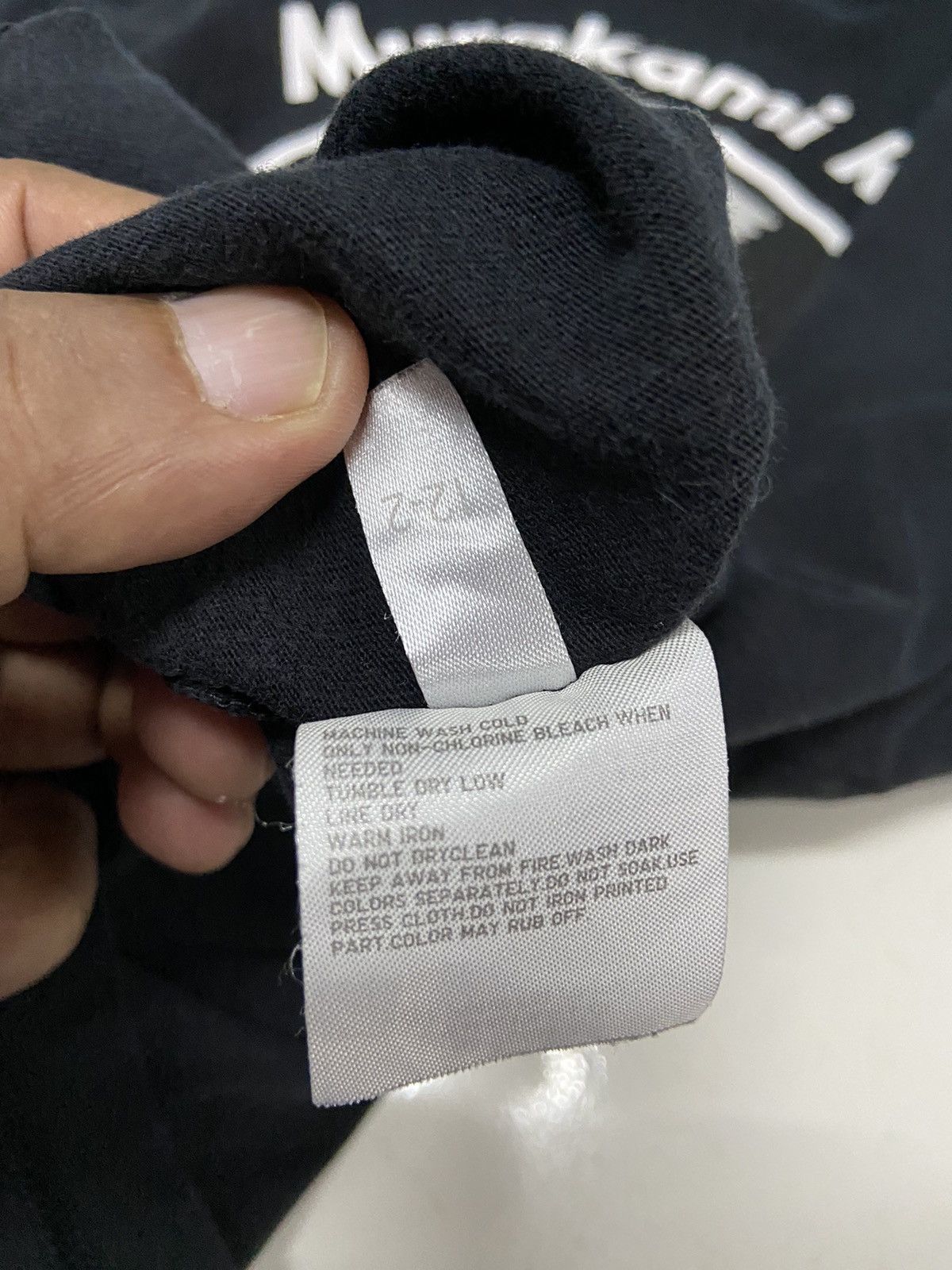 Uniqlo HARUKI MURAKAMI RADIO TOKYO FM x UNIQLO TEE SHIRT Size US XL / EU 56 / 4 - 12 Thumbnail