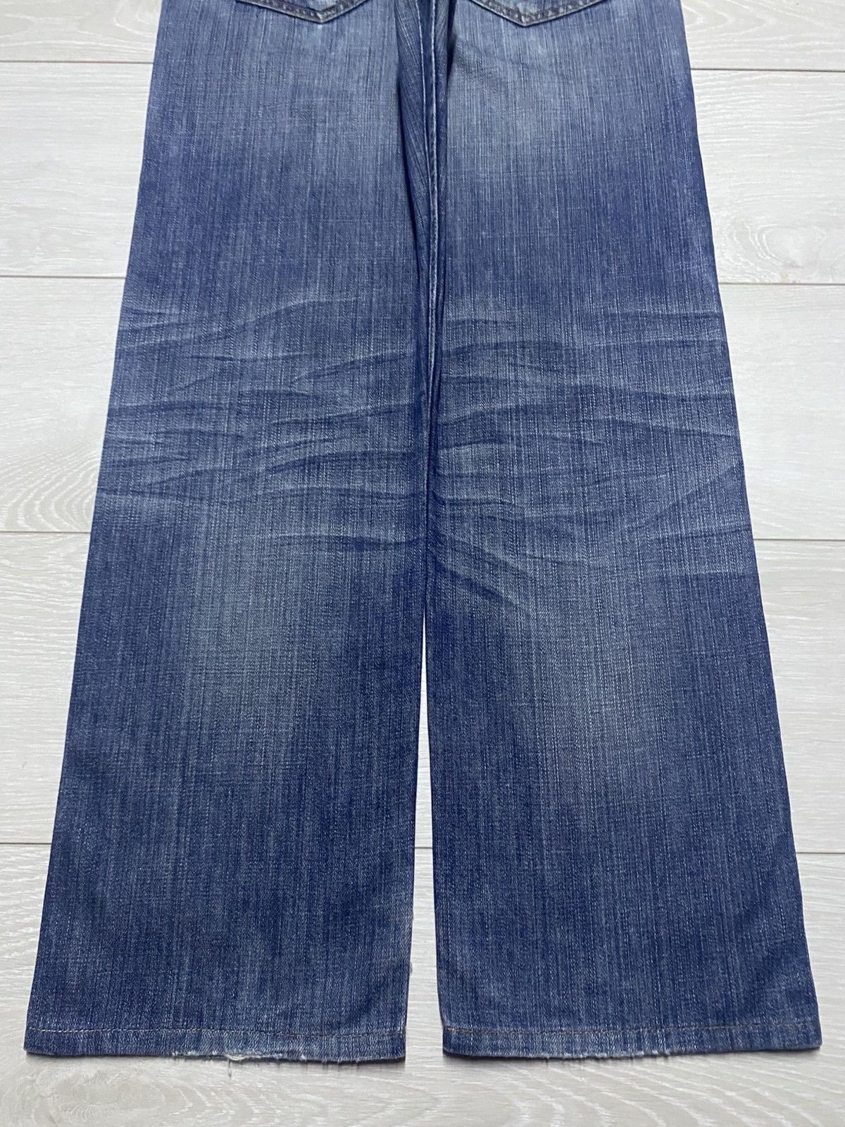Armani Exchange Armani Exchange USA Grunge Distressed Loose Jeans Size US 31 - 6 Thumbnail