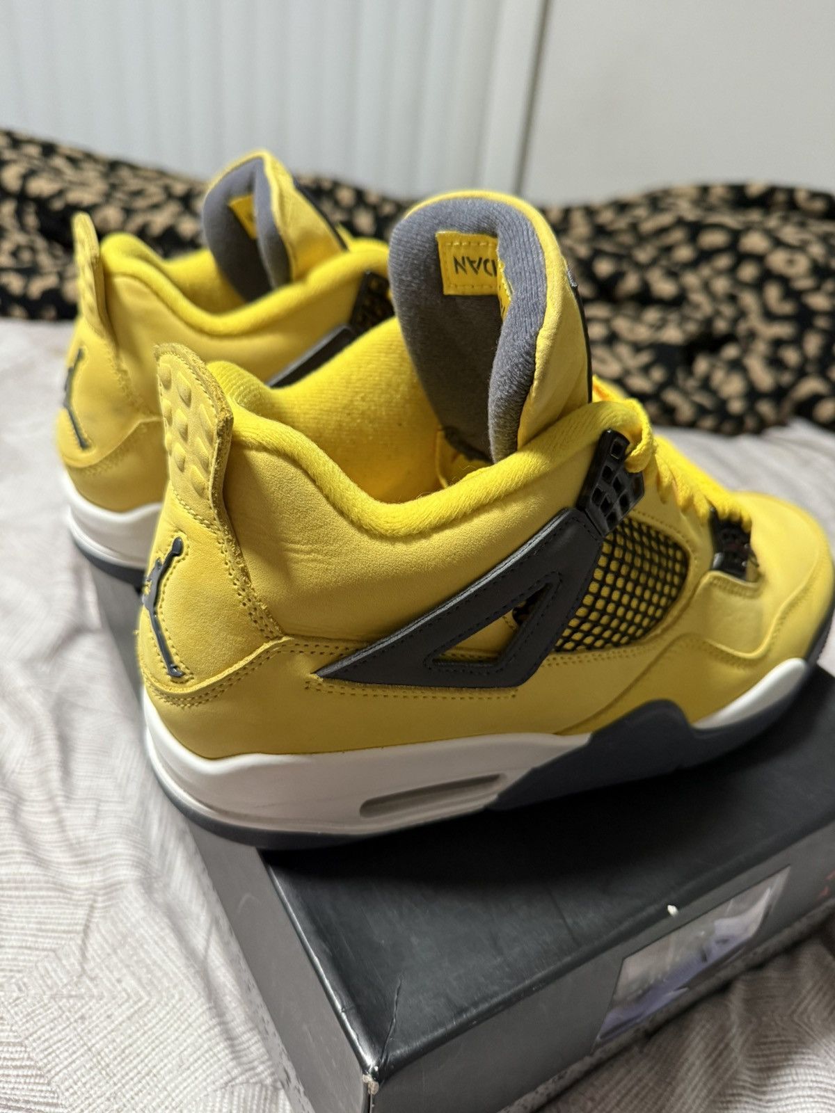 Jordan Brand Jordan 4 Retro - Lightning Size US 10 / EU 43 - 9 Thumbnail