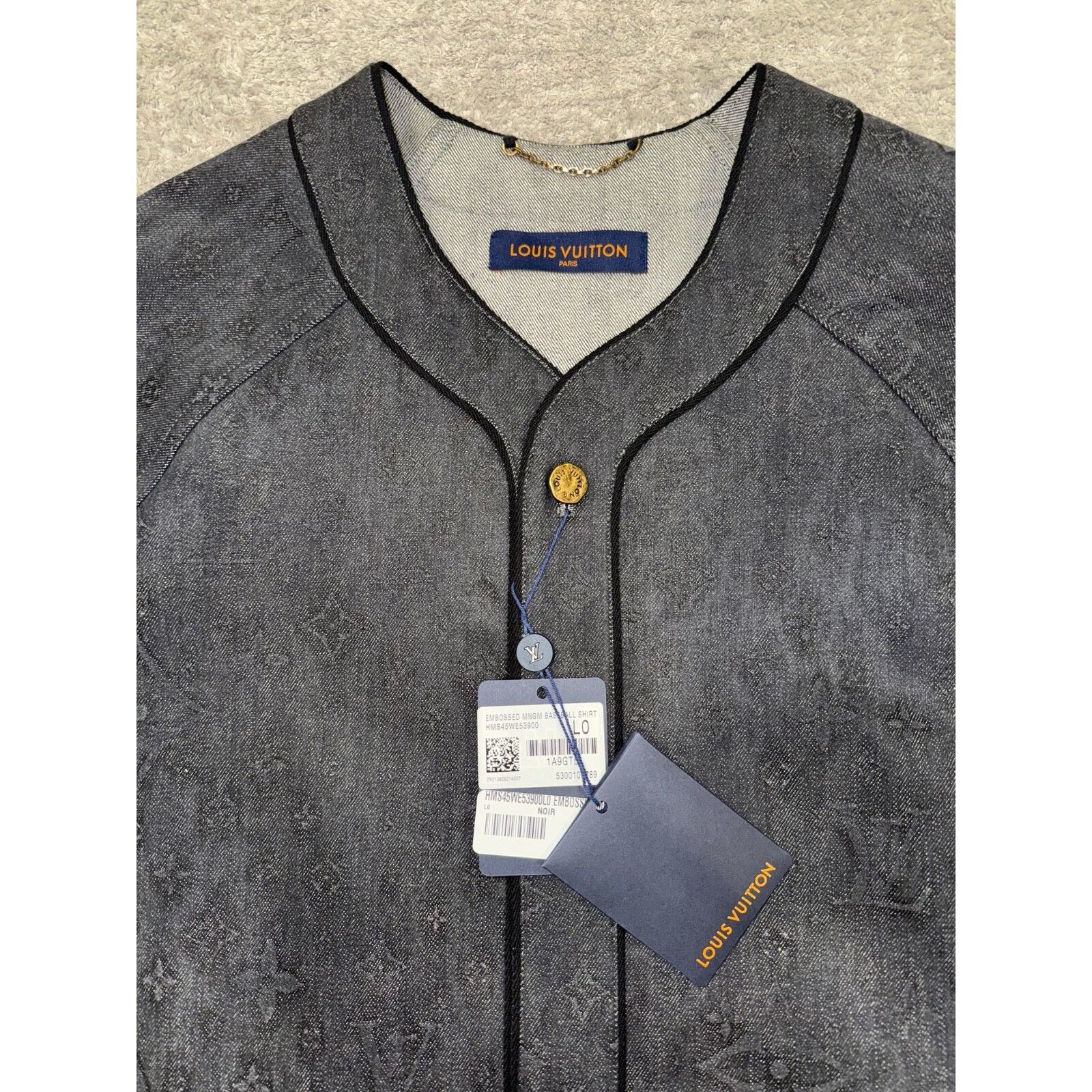 Louis Vuitton Louis Vuitton Black Embossed Monogram Logo Baseball Shirt Size US L / EU 52-54 / 3 - 6 Thumbnail