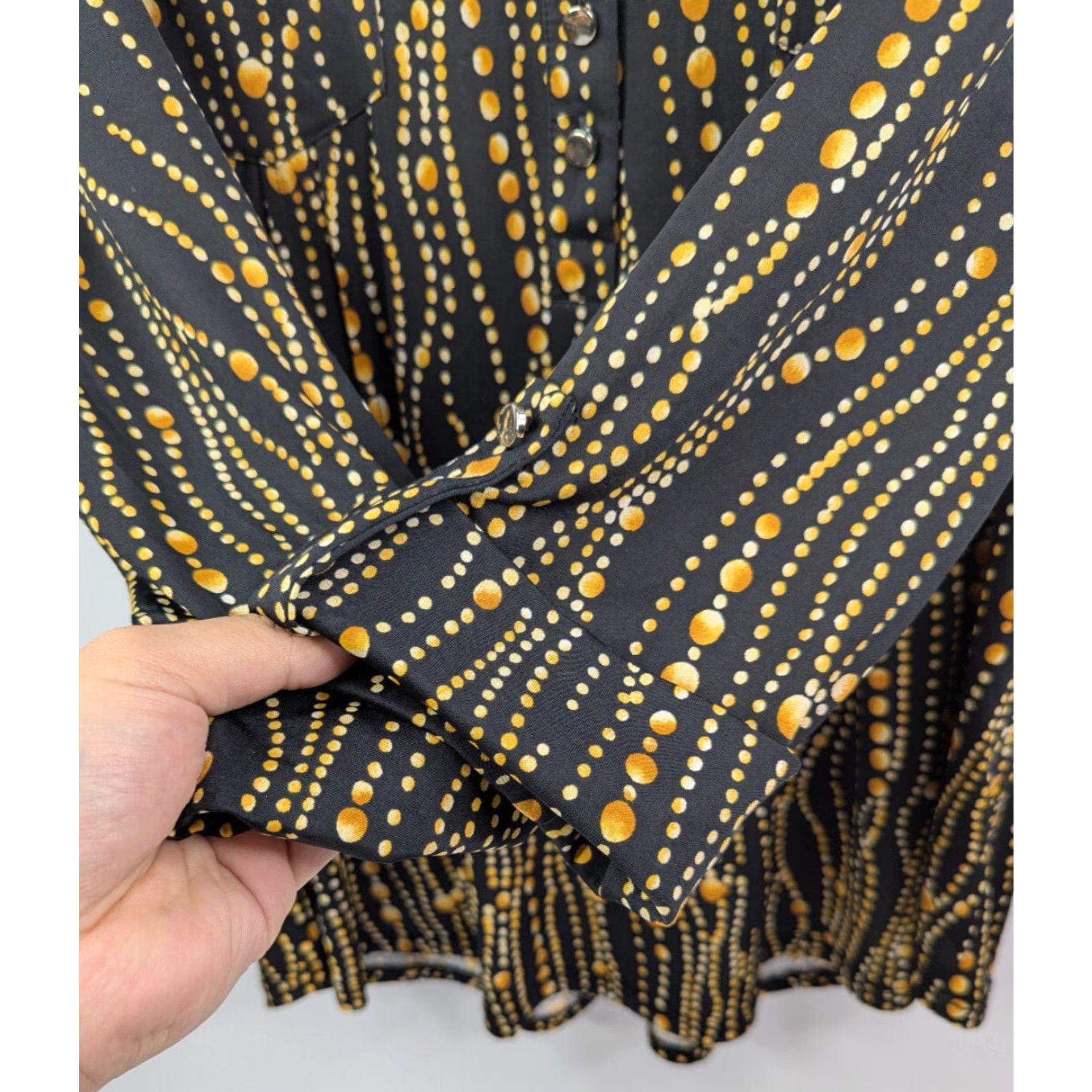 Vintage Cocomo Top Button V-Neck Roll Tab Sleeve 3/4 Sleeve Pintuck Geometric Yellow Black Circles XL Blouse Tunic Women Shopwear Size XL / US 12-14 / IT 48-50 - 2 Thumbnail