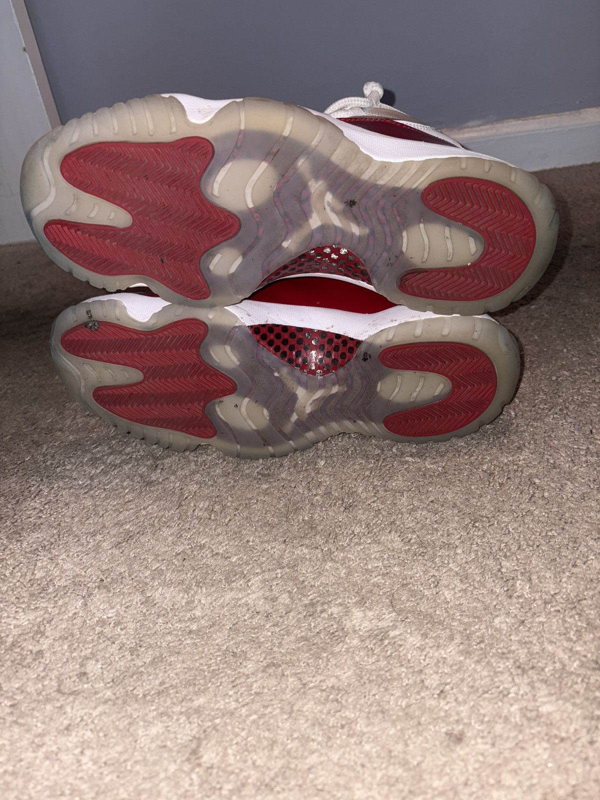 Jordan Brand Jordan 11 cherries (SIZE 11) Size US 11 / EU 44 - 6 Thumbnail