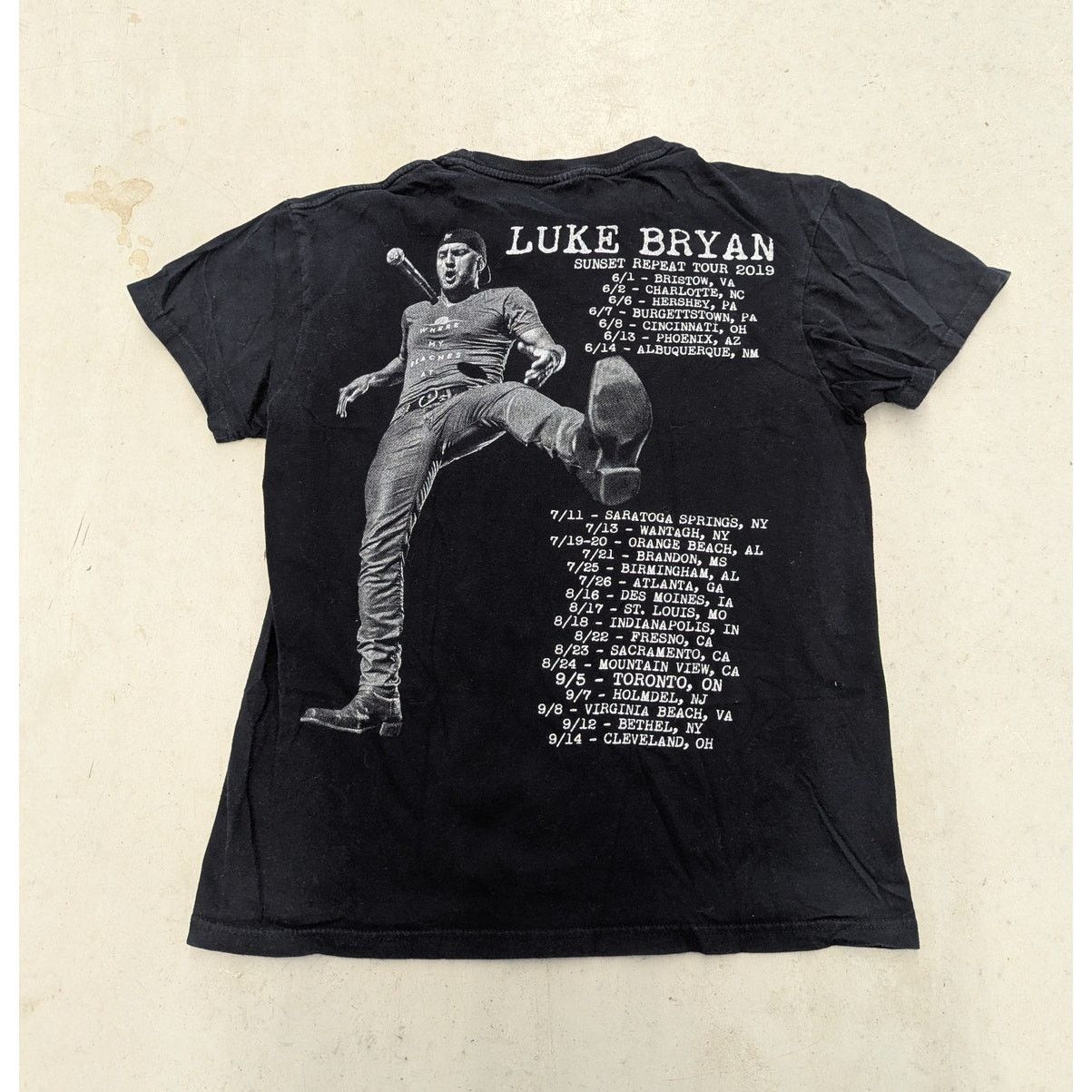 Band Tees × Country Road Luke Bryan Sunset Repeat Tour Parking Lot Boot T-shirt Size US M / EU 48-50 / 2 - 1 Thumbnail