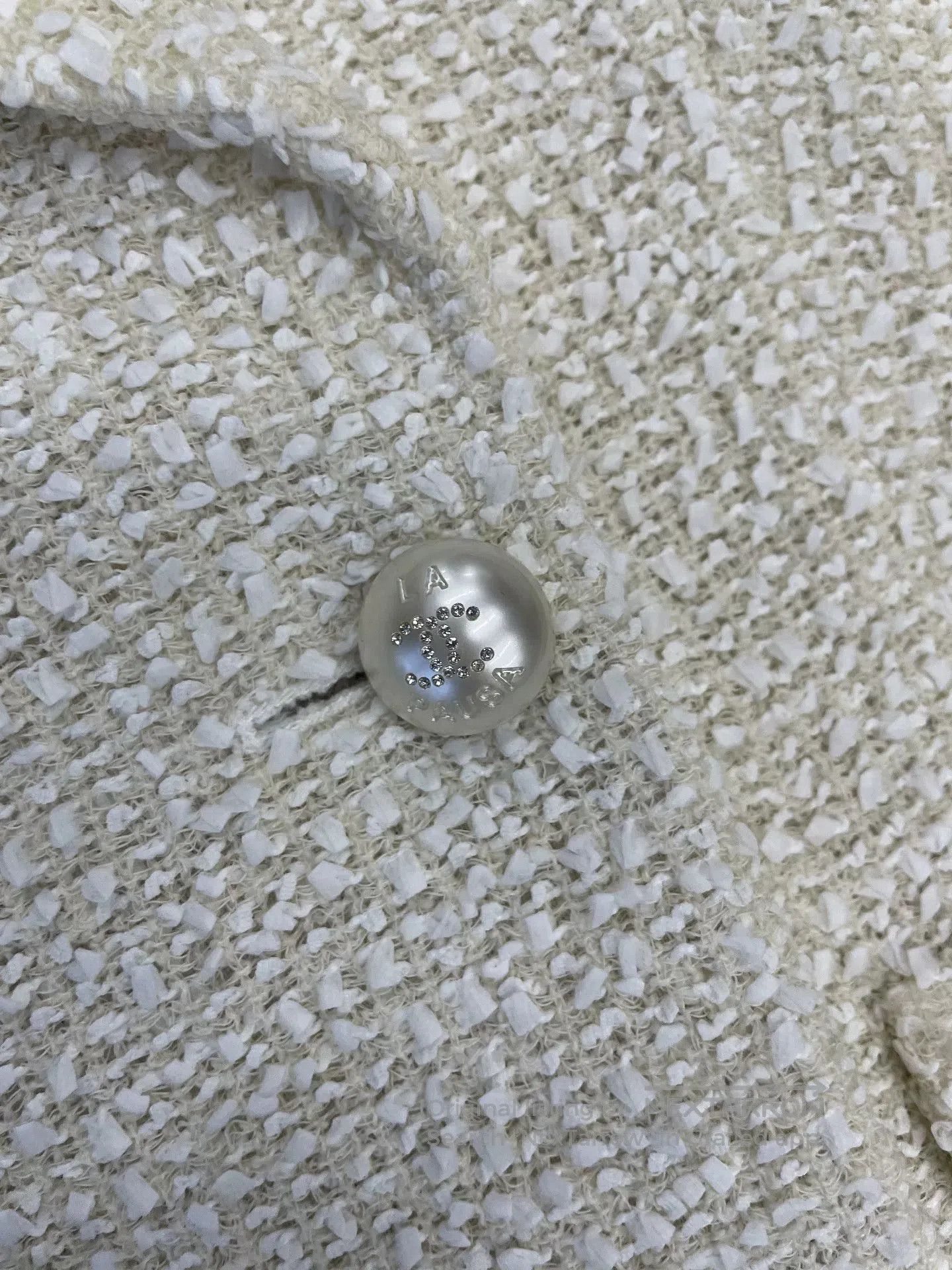 Chanel Chanel Cruise Collection White Pearl Button Blazer. Size US S / EU 44-46 / 1 - 2 Thumbnail