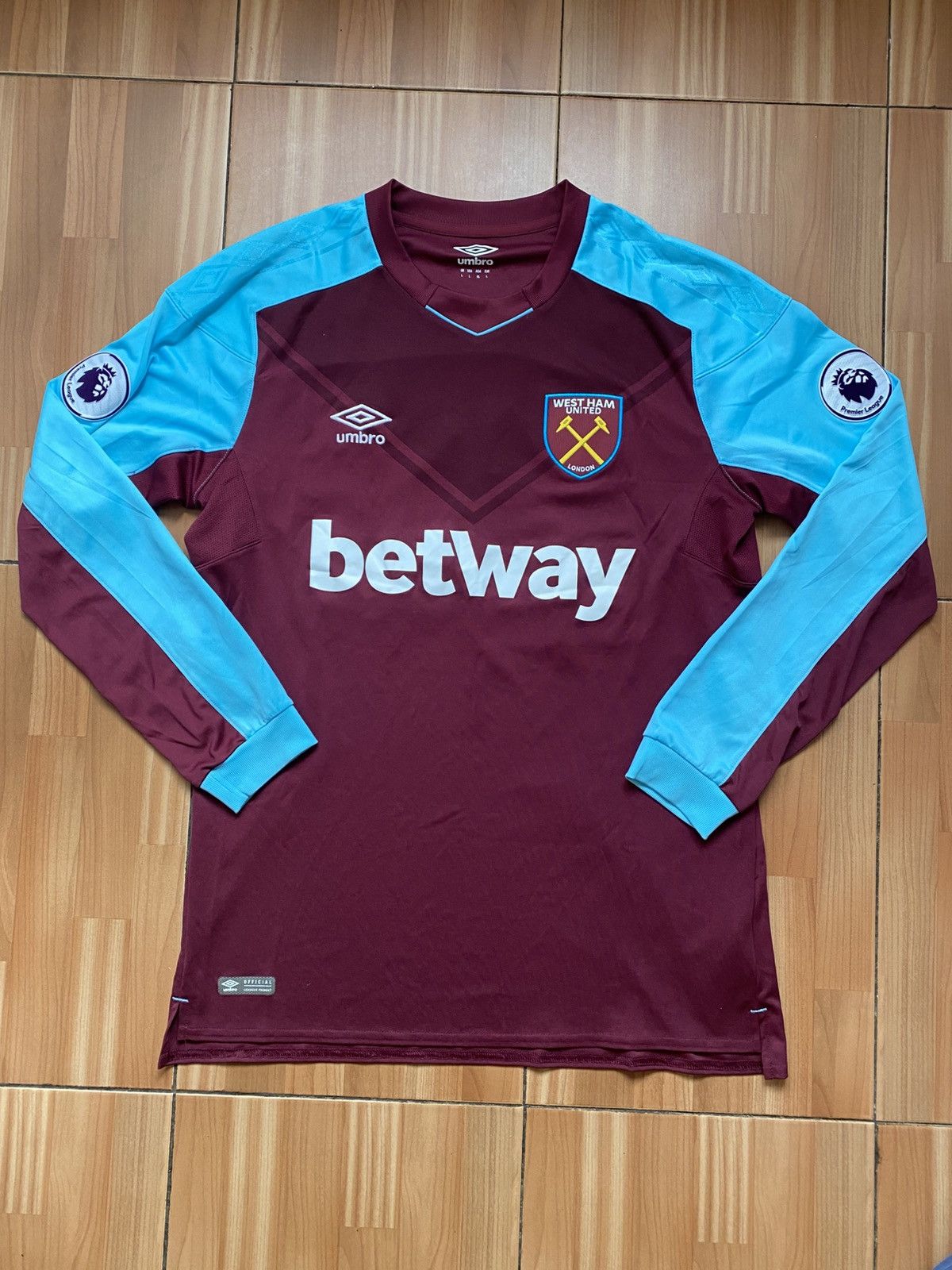 Umbro Umbro West Ham United L/S Home Football Shirt 2017/18 Size US L / EU 52-54 / 3 - 2 Thumbnail