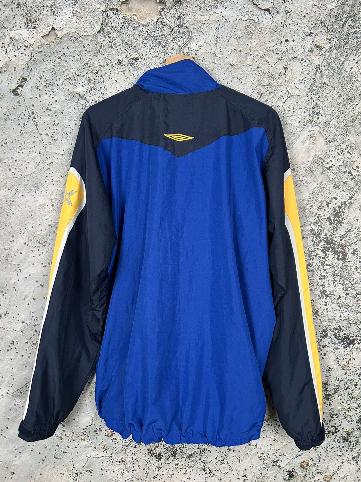 Umbro Vintage Umbro Sweden Soccer Light Jacket Nylon Football Size US M / EU 48-50 / 2 - 5 Thumbnail
