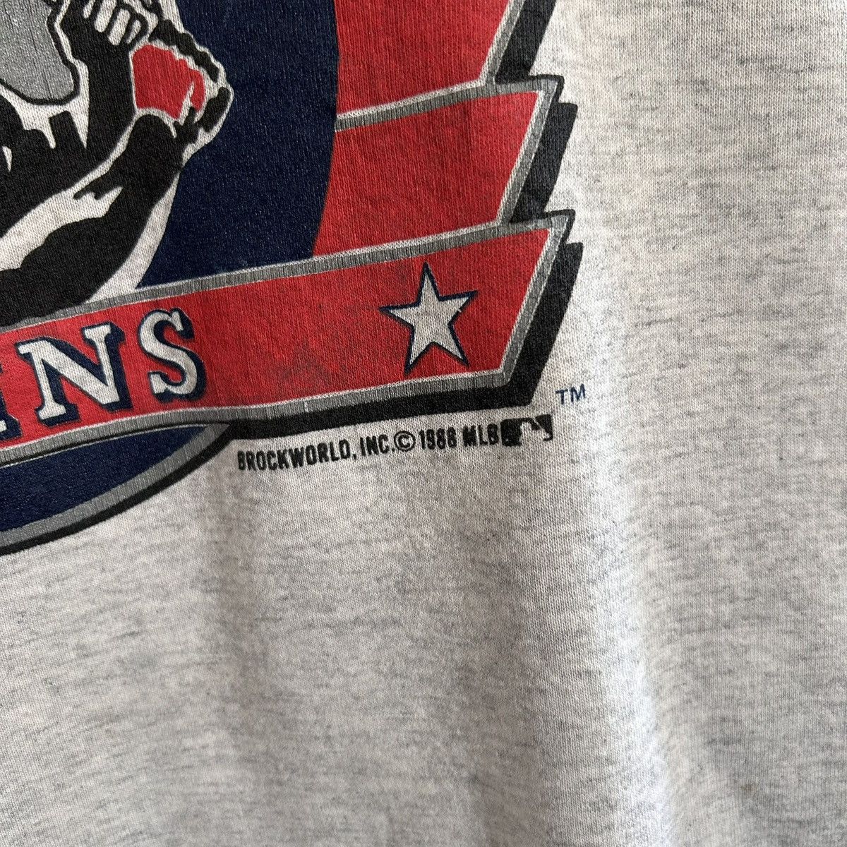 Vintage Vintage 1988 Minnesota Twins Crewneck Size US L / EU 52-54 / 3 - 3 Thumbnail