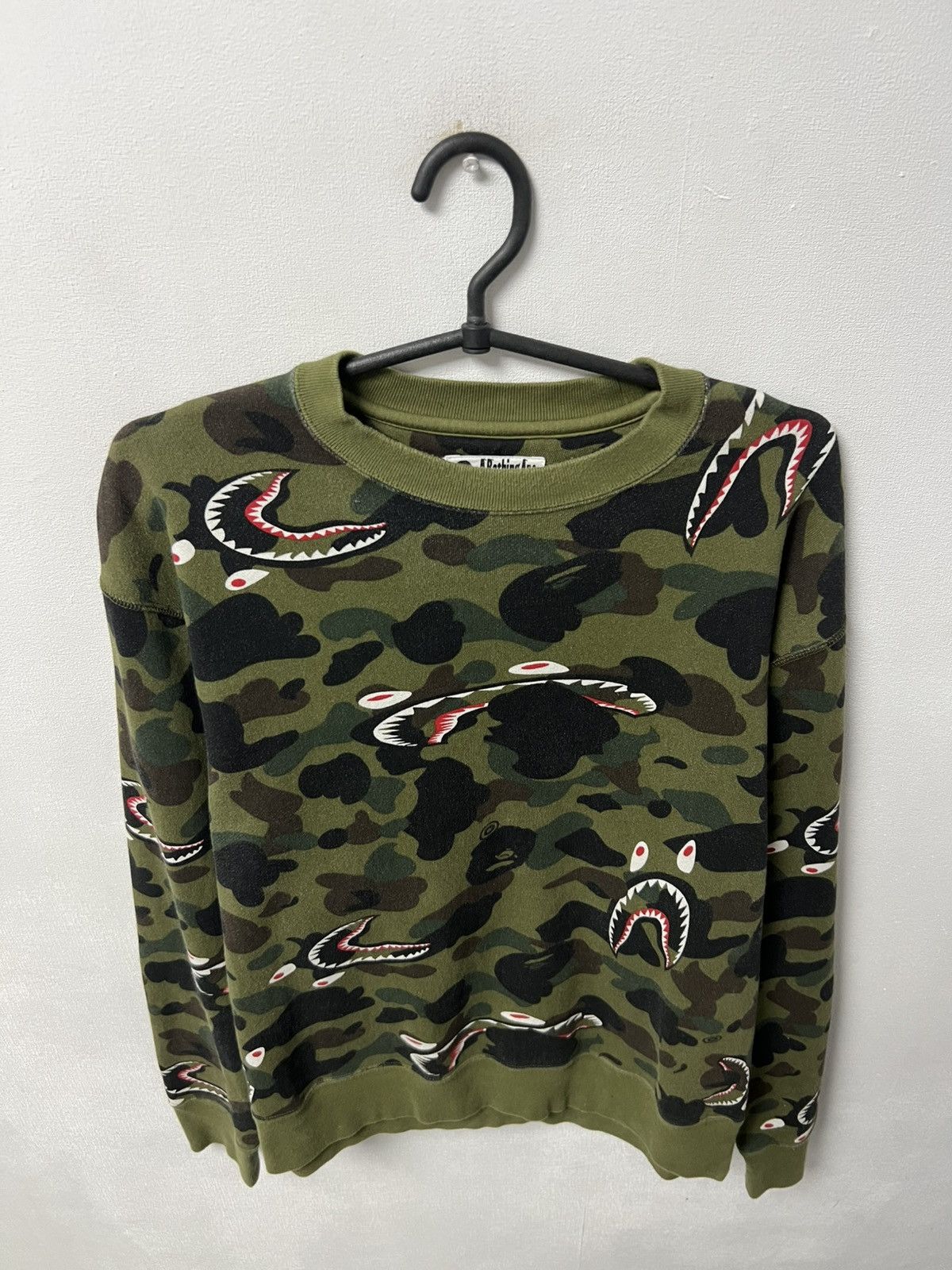 Bape Bape Shark 1st Camo Sweatshirt Size US M / EU 48-50 / 2 - 2 Thumbnail