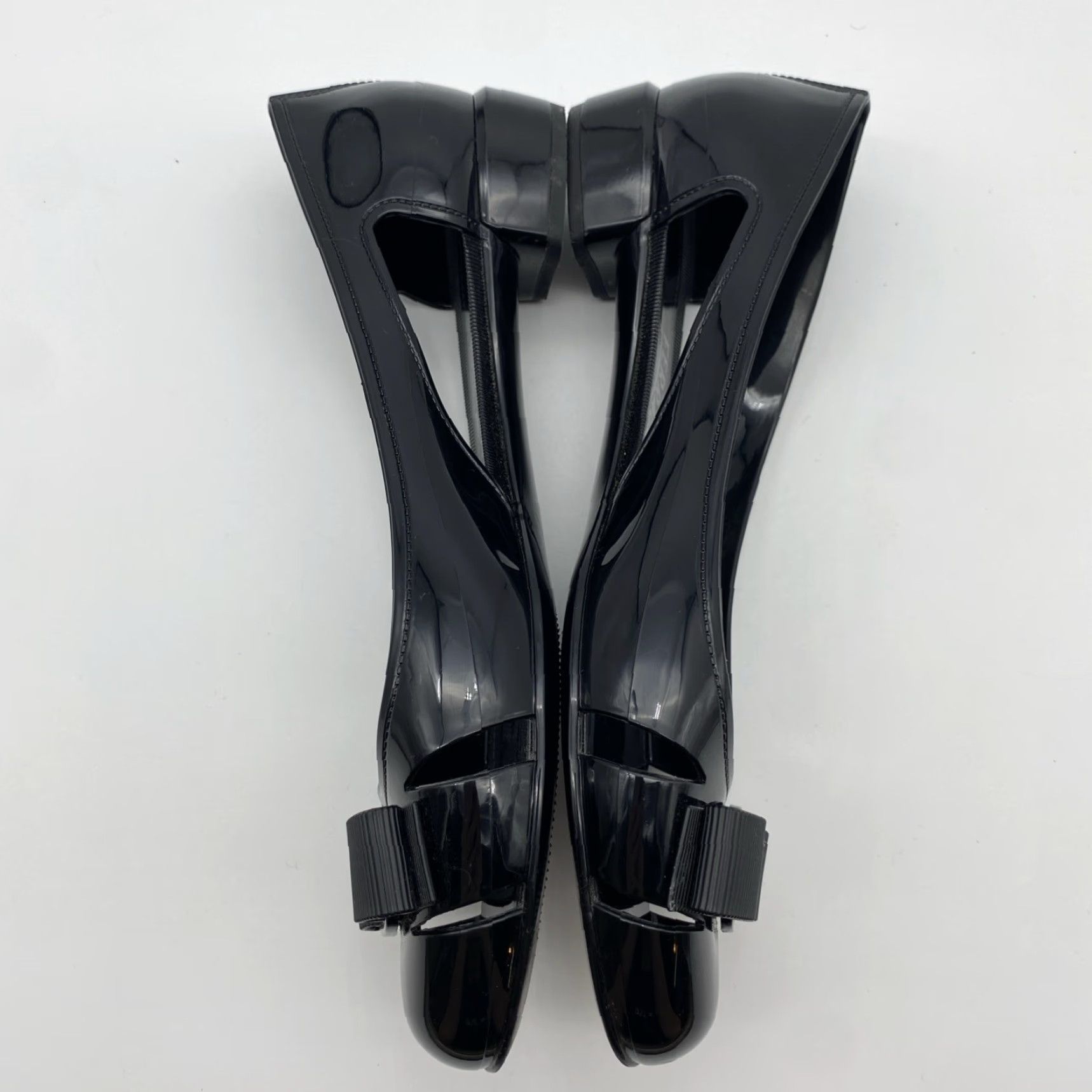 Salvatore Ferragamo VINTAGE Salvatore Ferragamo Vara Flat Shoes Women Size 9 Black Patent Jelly Bow Casual Size US 9 / IT 39 - 5 Thumbnail