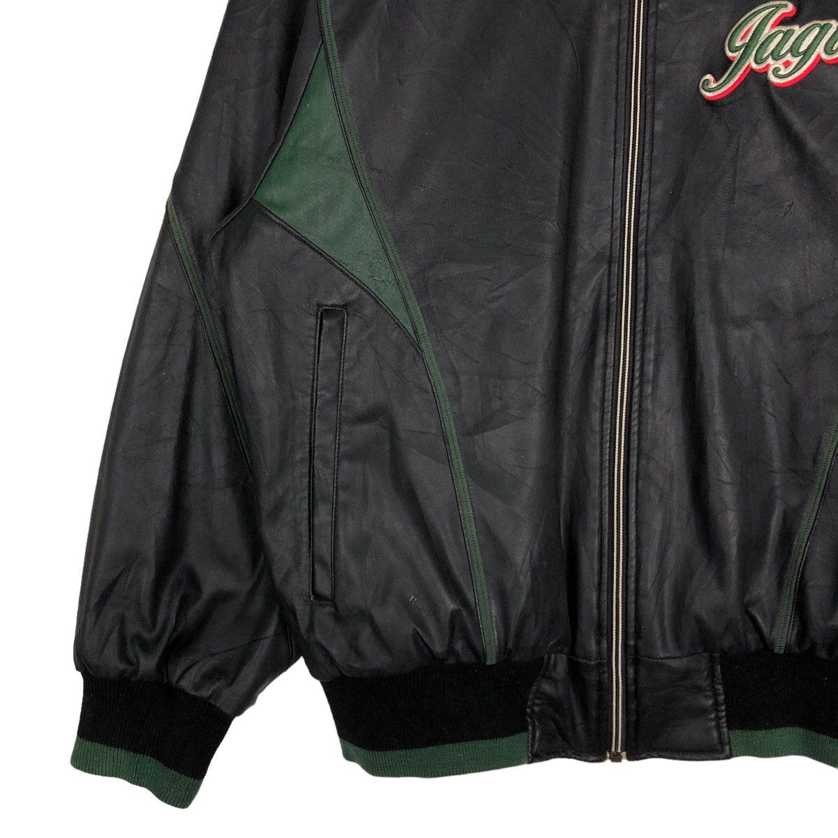 Japanese Brand Vintage Bomber Jacket Descente Big Logo Embroidered Jaguars Size US M / EU 48-50 / 2 - 4 Thumbnail