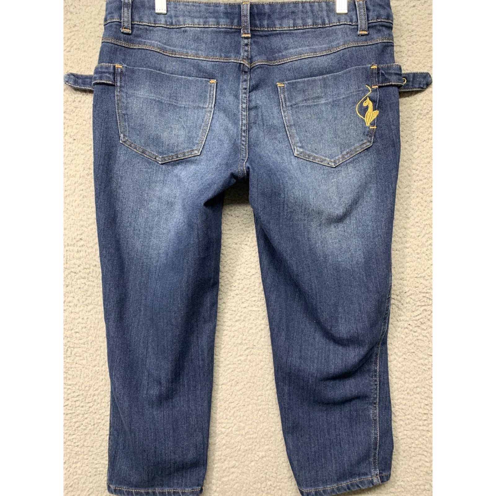 Vintage Phat Fashions Denim Capris Women’s Size 11 Blue Stretch Buckles Silver Label Capris Women’s Size 11 Blue Stretch Buckles Silver Label Size ONE SIZE - 4 Thumbnail