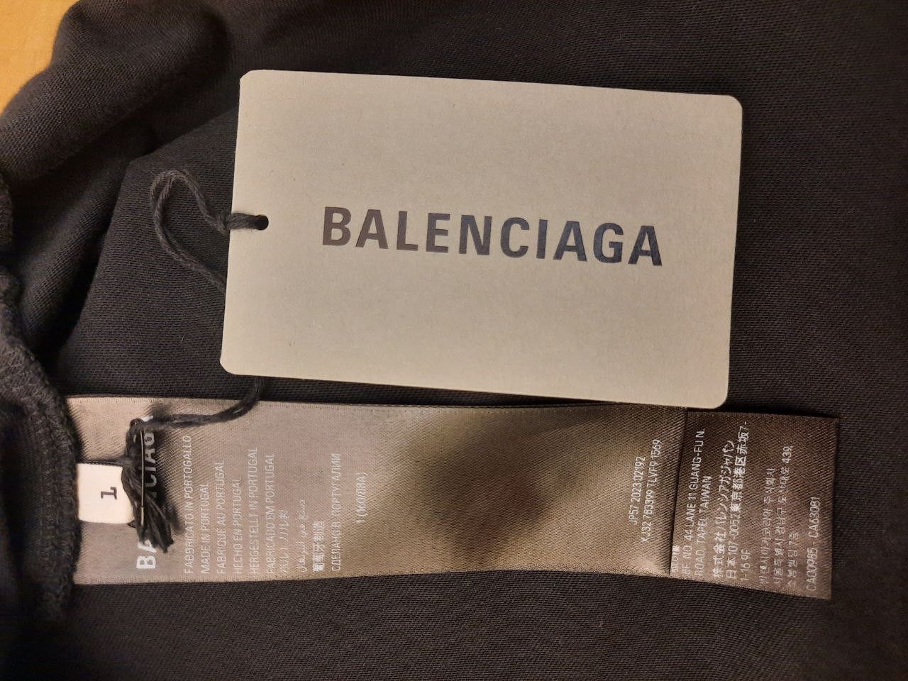 Balenciaga *New* Unity Sports Icon Cropped Distressed Tee Size US S / EU 44-46 / 1 - 5 Thumbnail