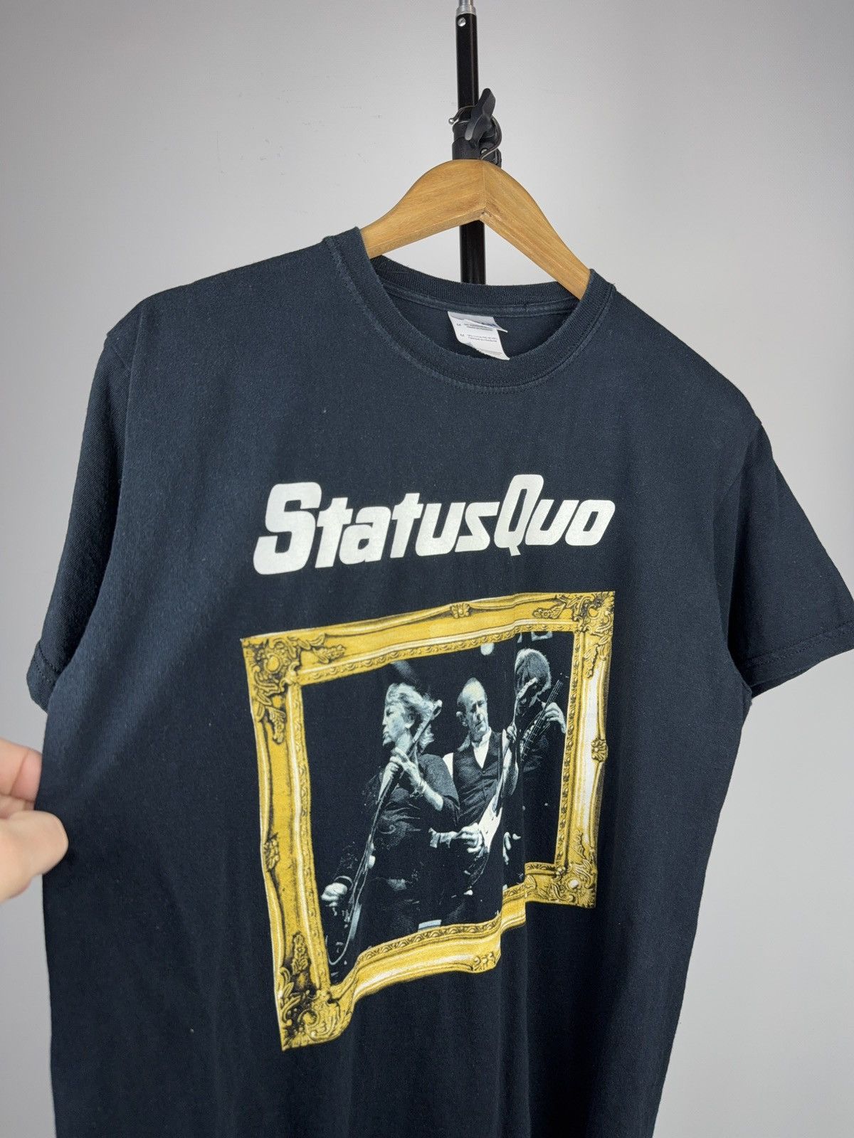 Band Tees 00s Vntg Status Quo Band Graphic T-Shirt Gildan Black Size M Size US M / EU 48-50 / 2 - 3 Thumbnail