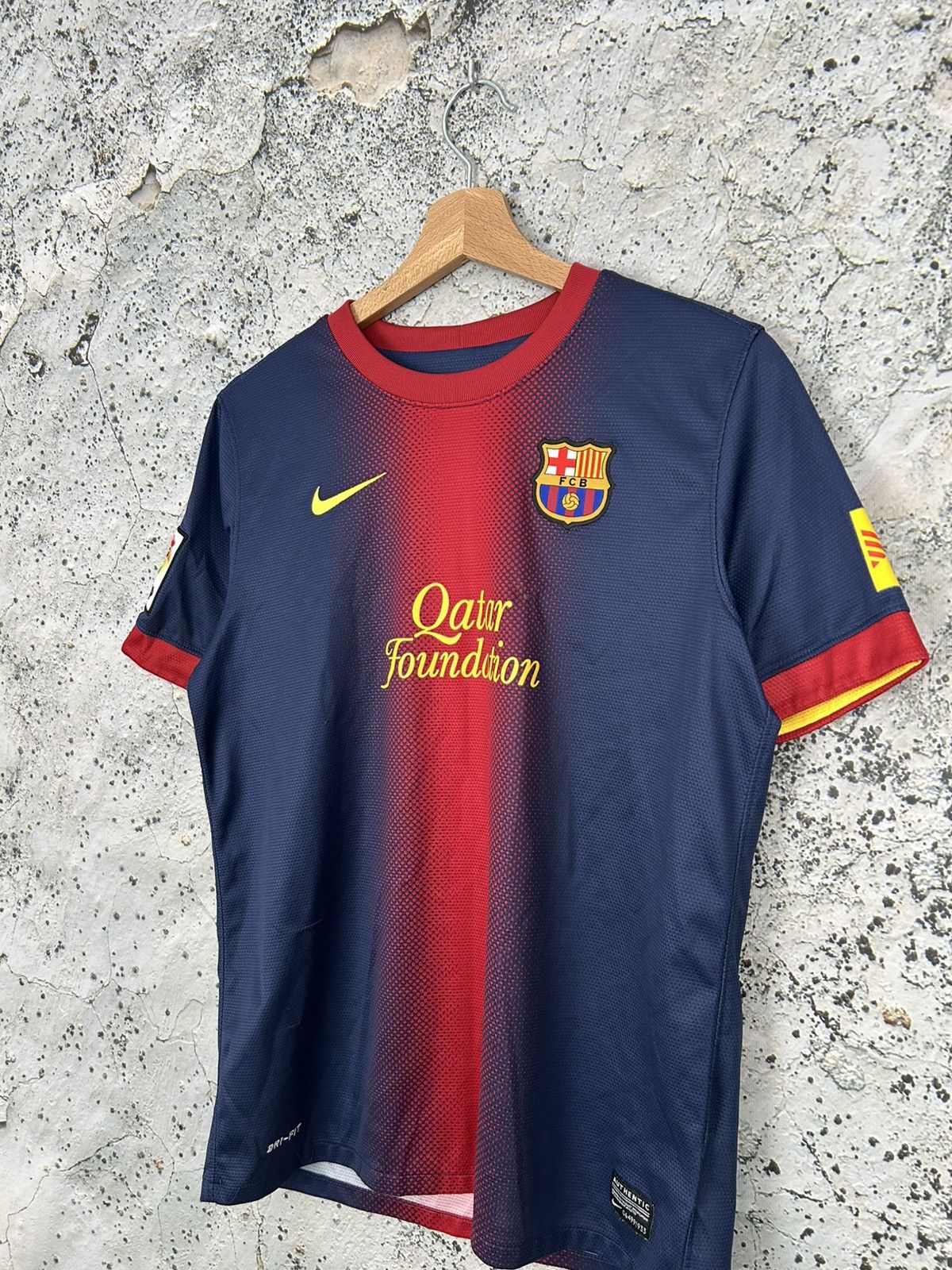 Nike FC Barcelona Nike Soccer Jersey Football Rare Sport Hype Size US S / EU 44-46 / 1 - 2 Thumbnail