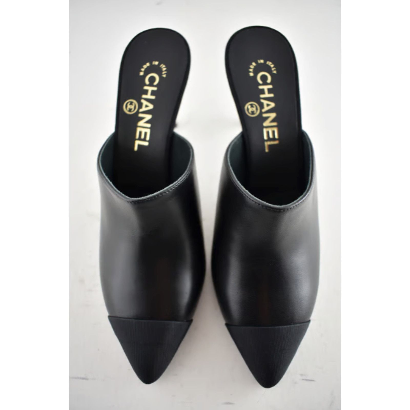 Chanel 20S Paris Rome Pearl CC Mule Slide Backless Heel Pump 36.5 Size US 6.5 / IT 36.5 - 4 Thumbnail