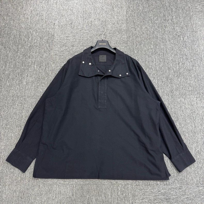 Givenchy Givenchy Size42 Button Collar Shirt Size US M / EU 48-50 / 2 - 1 Thumbnail