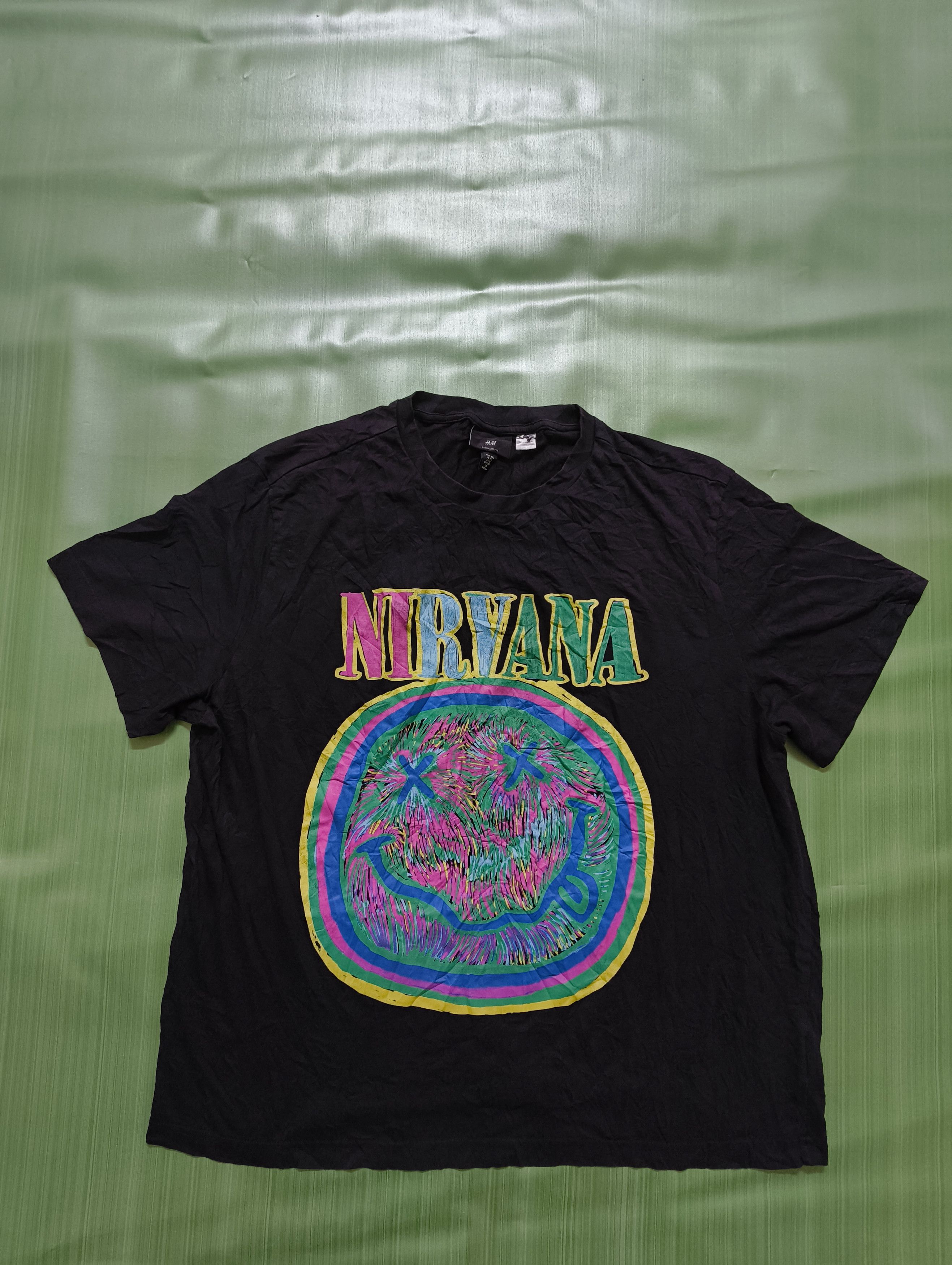 Band Tees × H&M H&M X NIRVANA BAND SMILEY TM TSHIRT Size US XXL / EU 58 / 5 - 9 Thumbnail