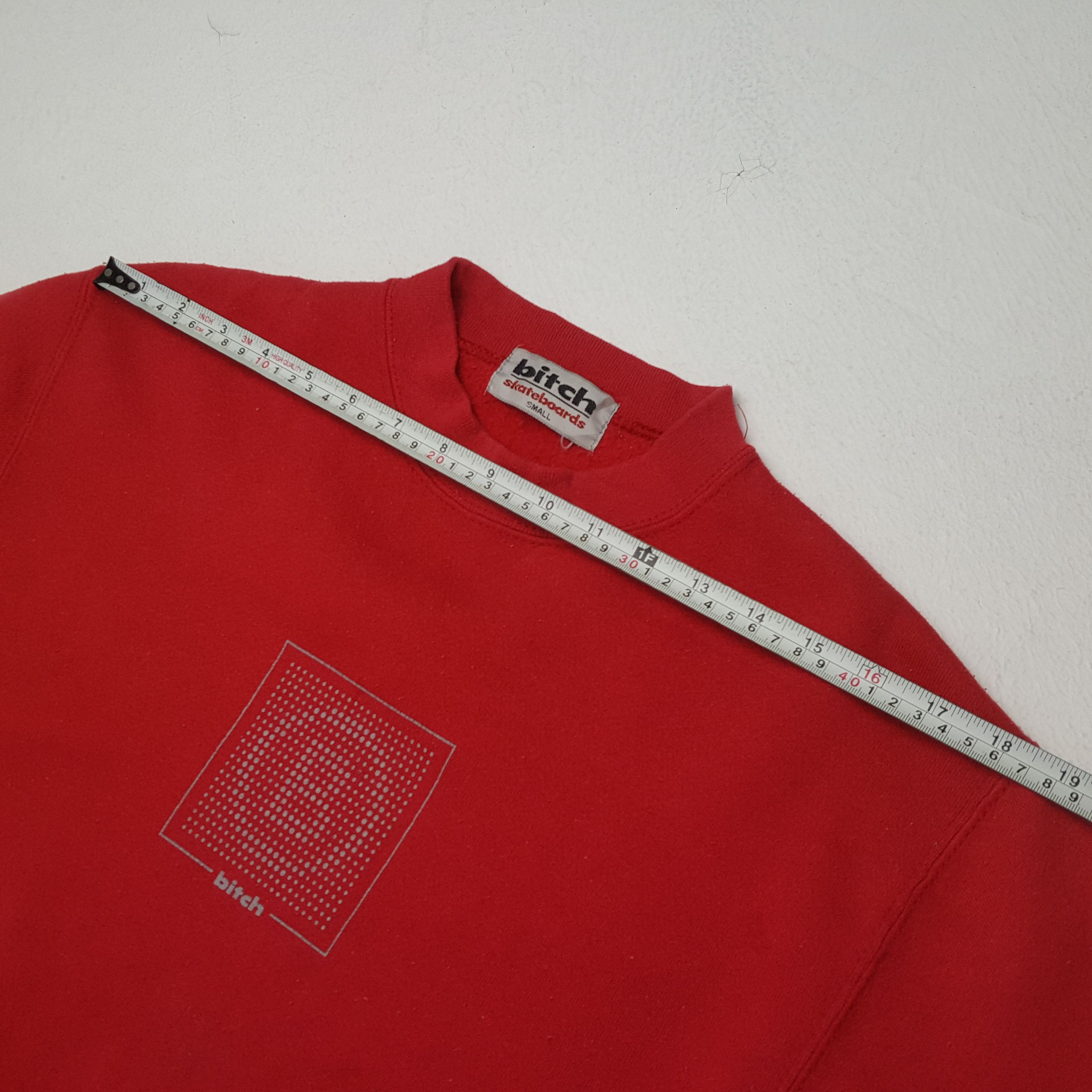 Vintage BITCH SKATEBOARDS Center Box Design Sweatshirt Size US XS / EU 42 / 0 - 4 Thumbnail