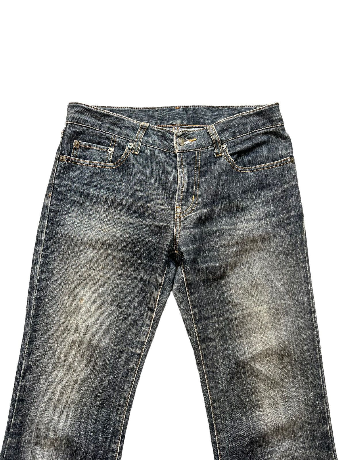Uniqlo Uniqlo Black Low Rise Bootcut Flare Denim Jeans 30x29 Size 30" / US 8 / IT 44 - 4 Thumbnail