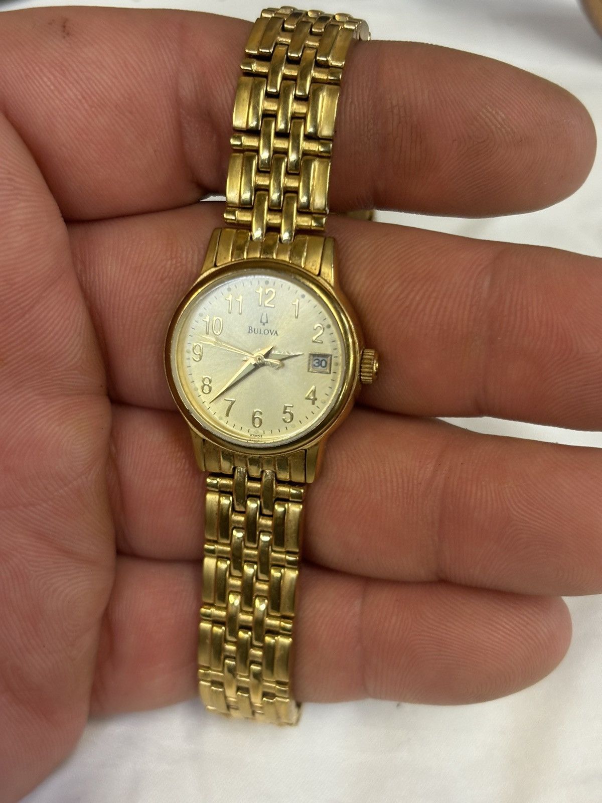 Bulova Bulova C960599 Gold Tone Womens Watch! New Battery. Size ONE SIZE - 3 Thumbnail