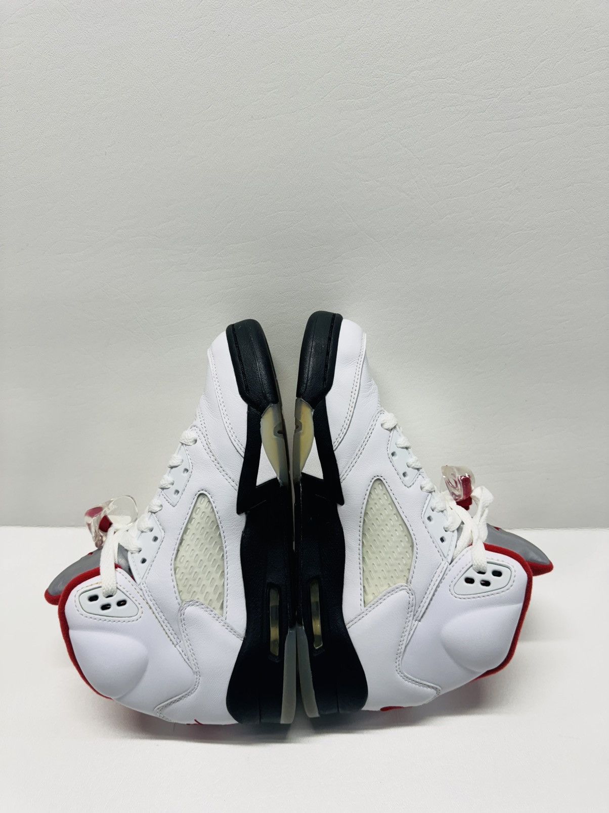 Jordan Brand Nike Air Jordan 5 Retro (GS) True White/Fire Red-Black Size US 5.5 / EU 38 - 3 Thumbnail