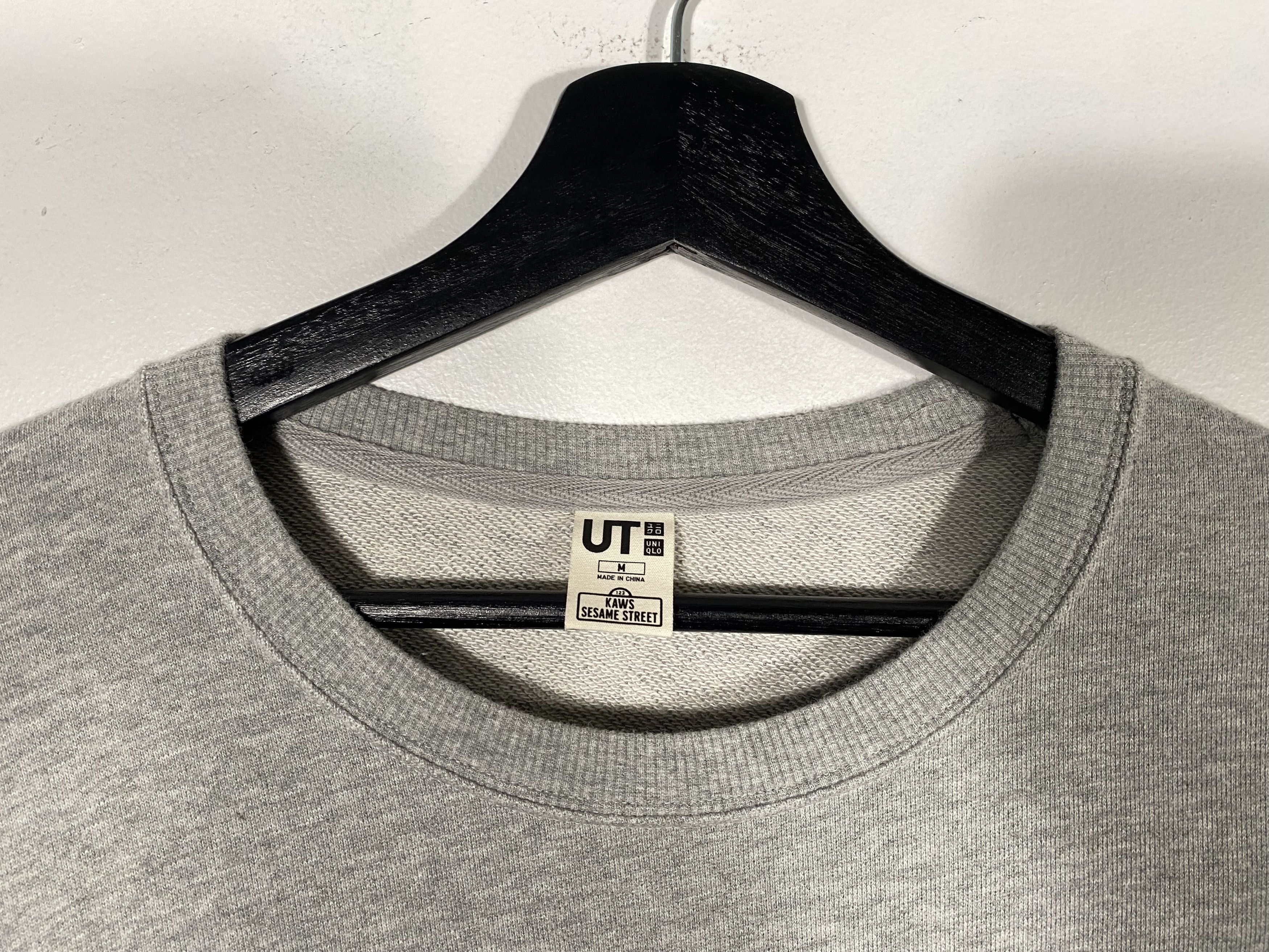 Kaws × Uniqlo Uniqlo x KAWS x Sesame Street Companion Character Crewneck Size US M / EU 48-50 / 2 - 4 Thumbnail
