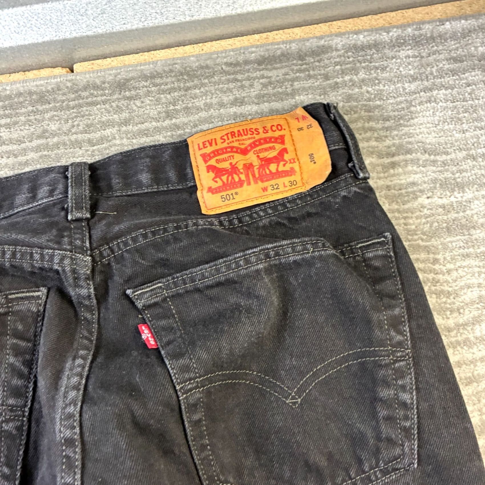 Levi's VINTAGE Levis 501 Jeans Mens 32x30 Black Denim Pants Straight Button Fly 90s Mens Regular Jeans Size US 32 / EU 48 - 7 Thumbnail
