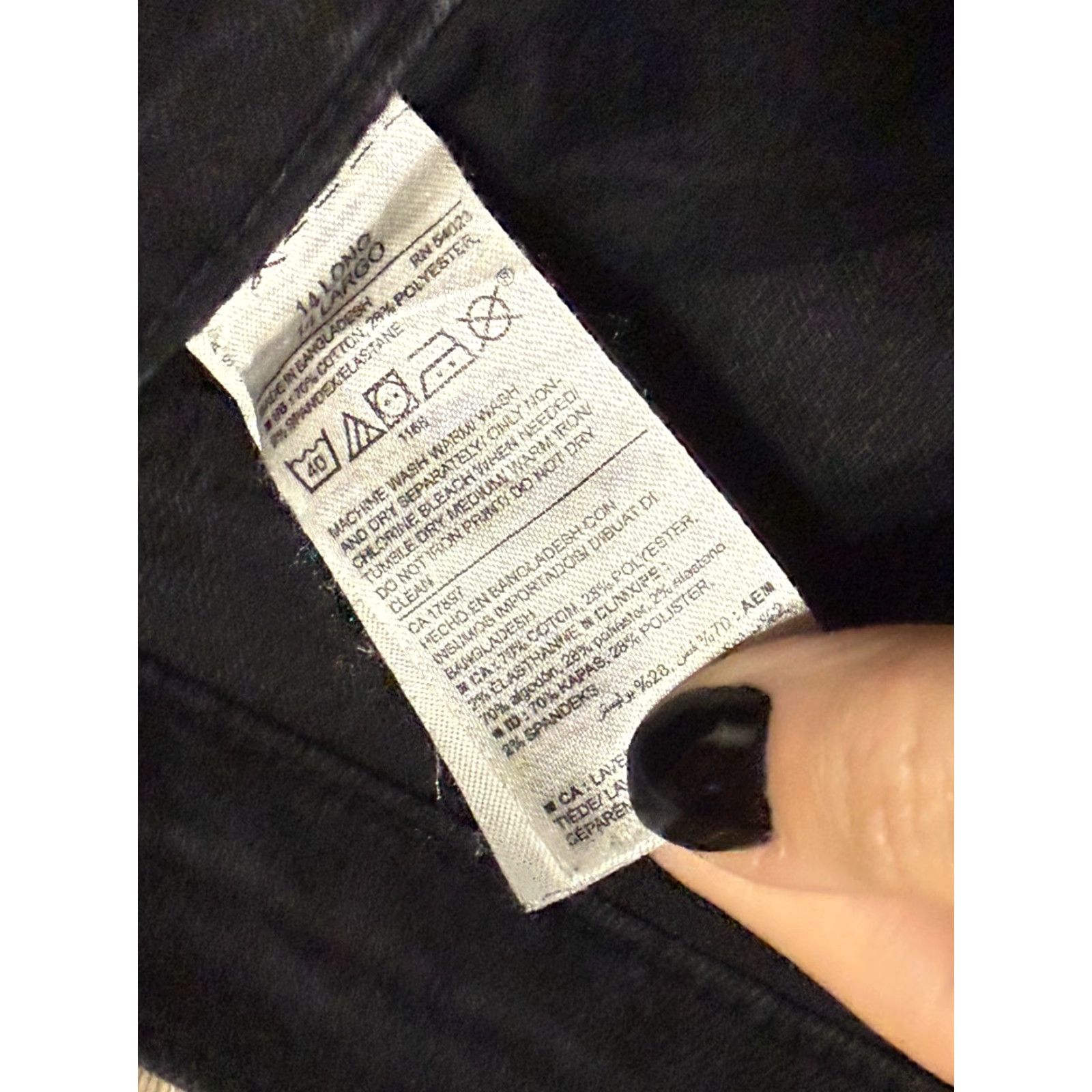 Old Navy VINTAGE? No — Old Navy Jeans Women 14 Long Black Denim Mid Rise Straight 5-Pocket 28.5 Inseam 40" Length 40" Length Size 36" / US 14 / IT 50 - 5 Thumbnail