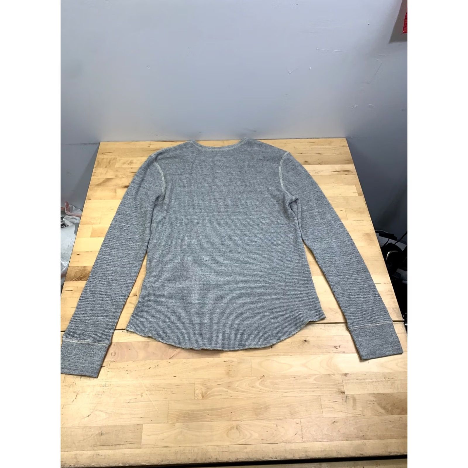 American Eagle Outfitters American Eagle Outfitters Henley T-Shirt Shirt Long Sleeve Men M Gray Thermal Knit Cotton Classic Preppy 90s Season: Winter Fall Spring Mens Size US M / EU 48-50 / 2 - 8 Thumbnail