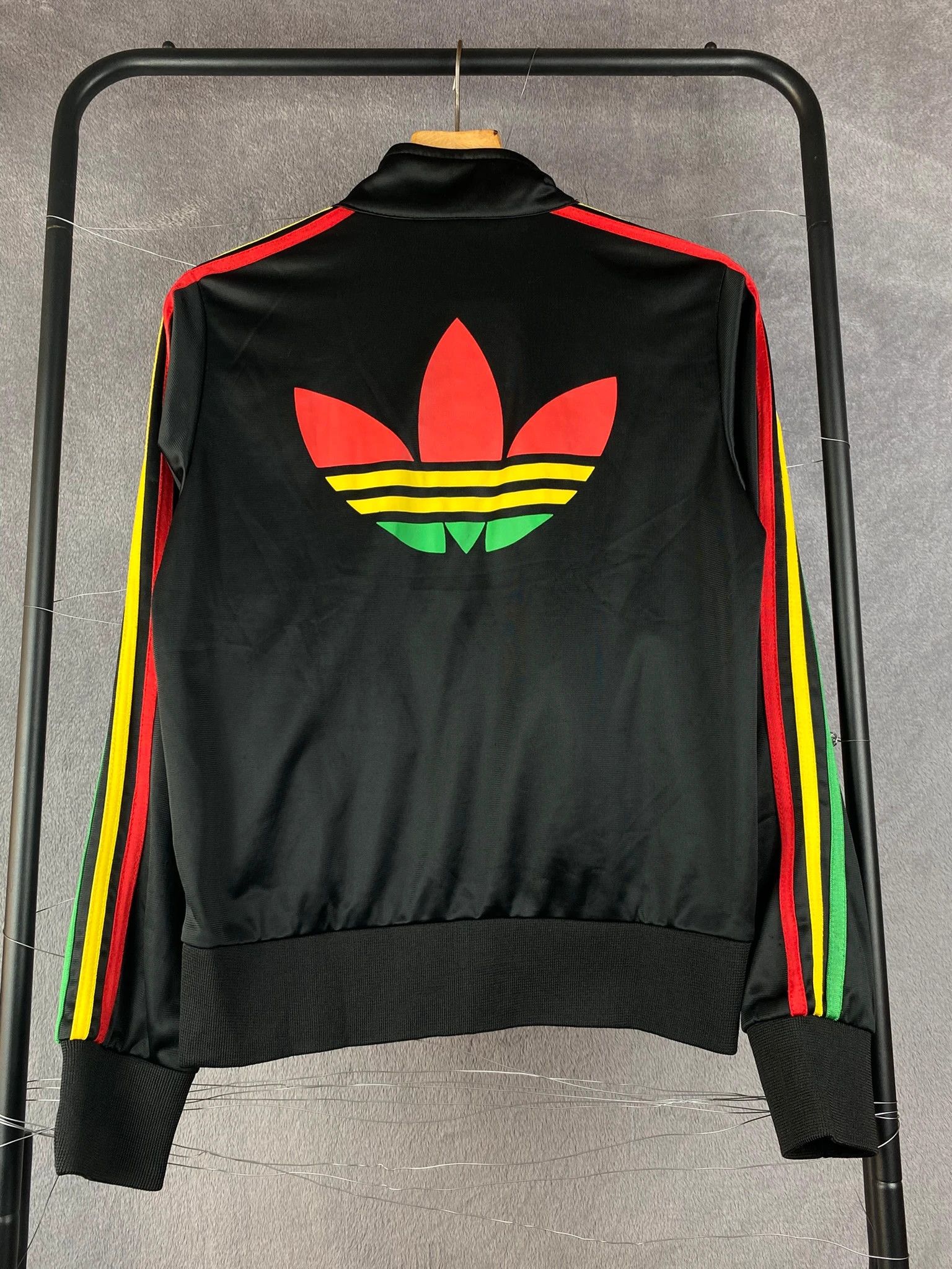 Adidas Adidas hoodie black vintage retro streetwear Size US S / EU 44-46 / 1 - 1 Thumbnail