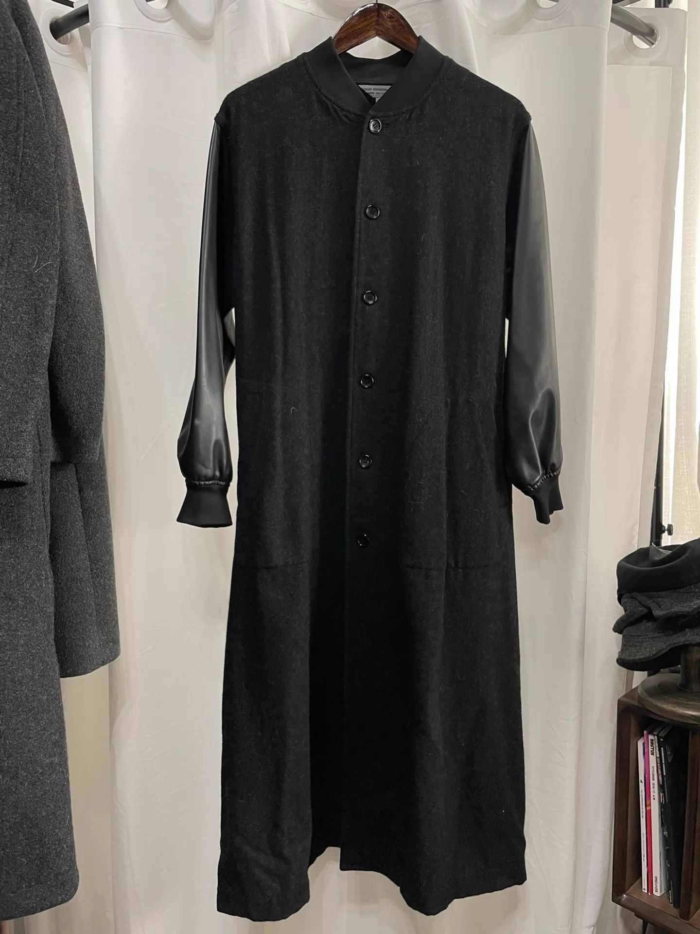 Comme des Garcons Black Long Coat with Leather Sleeves Size US S / EU 44-46 / 1 - 1 Thumbnail