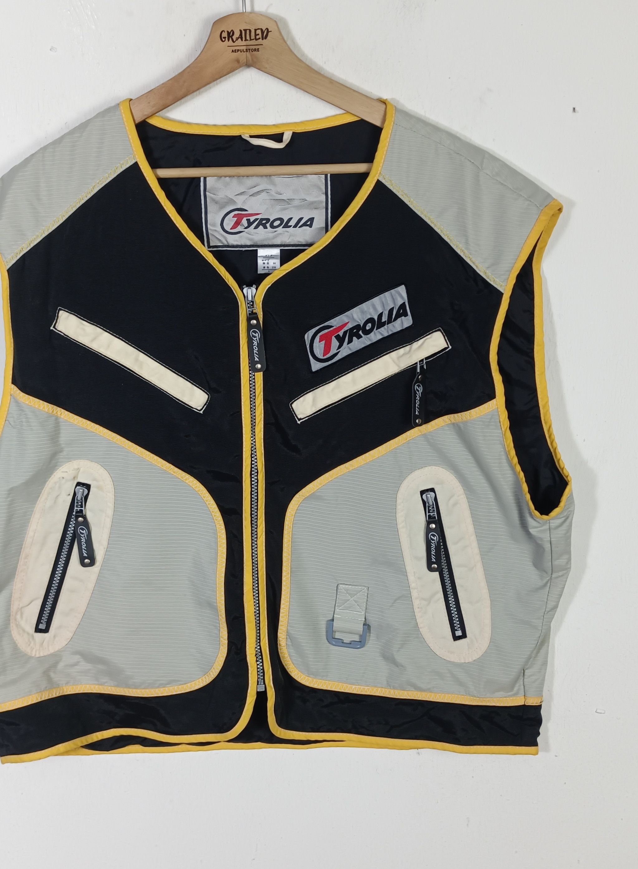Japanese Brand Tyrolla Fishing Vest Tactical Pocket Size US XXL / EU 58 / 5 - 5 Thumbnail
