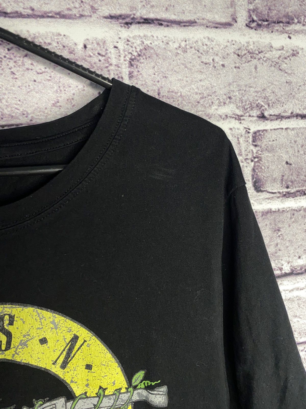 Band Tees VINTAGE Y2K FADED GUNS N ROSES TEE🤘🏻 Size US M / EU 48-50 / 2 - 5 Thumbnail