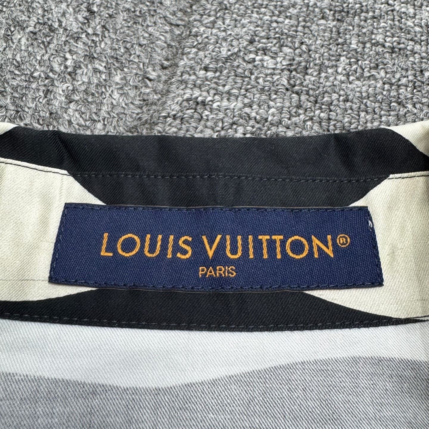 Louis Vuitton louis vuitton short sleeve checkerboard shirt. Size US L / EU 52-54 / 3 - 3 Thumbnail
