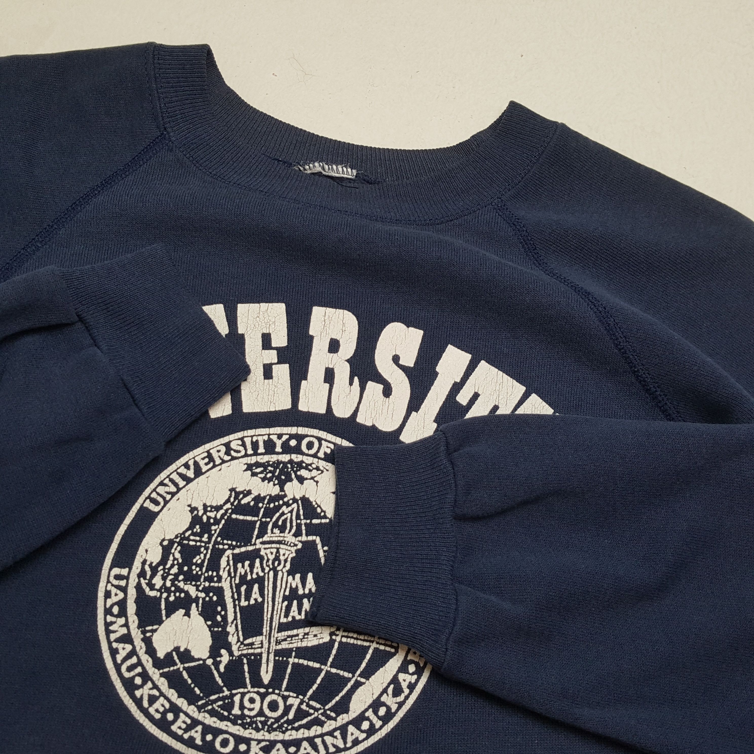Vintage UNIVERSITY OF HAWAII Streetwear Style Vintage Sweatshirt Size US S / EU 44-46 / 1 - 8 Thumbnail