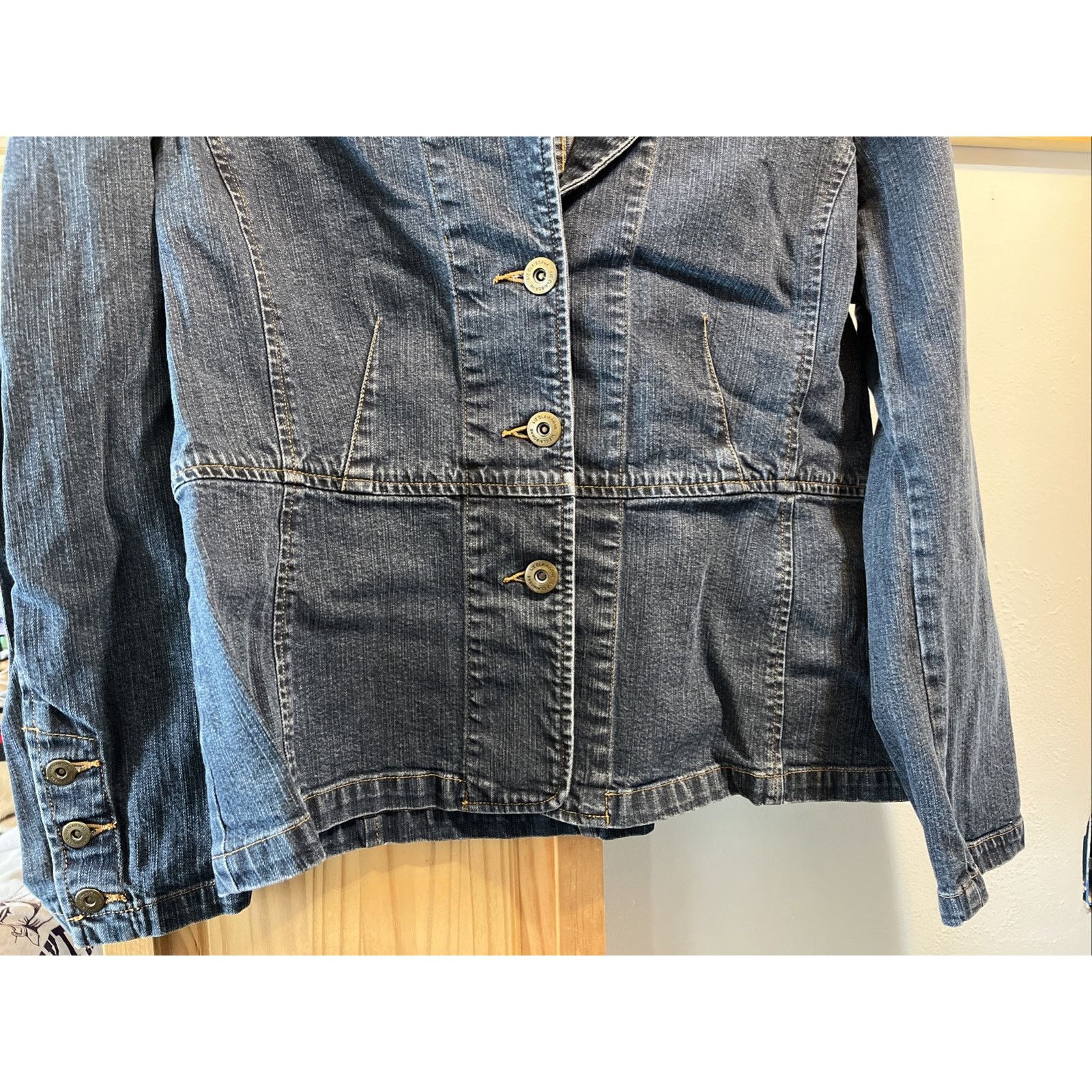 Liz Claiborne Liz Claiborne Jean Jacket Women Size 12 Blue 3 Button Cotton Size XL / US 12-14 / IT 48-50 - 5 Thumbnail