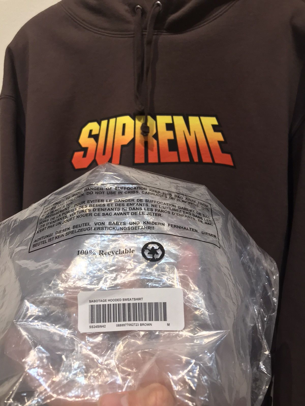 Supreme SS24 deadstock supreme logo sabotage gradient hoodie Size US L / EU 52-54 / 3 - 2 Thumbnail