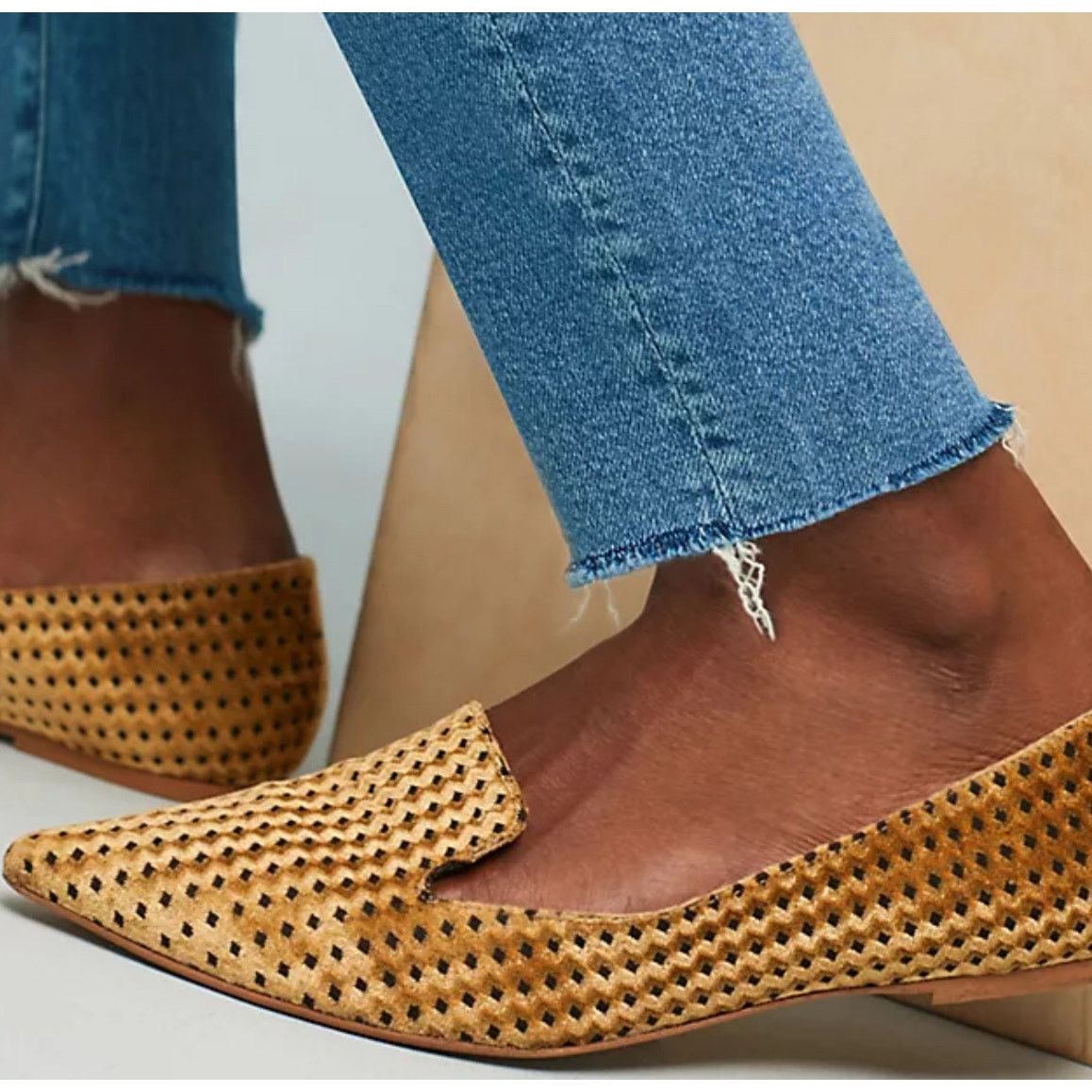 Anthropologie Anthropologie Women’s Loafers sz 8 Velvet #25-Q Size US 8 / IT 38 - 2 Thumbnail
