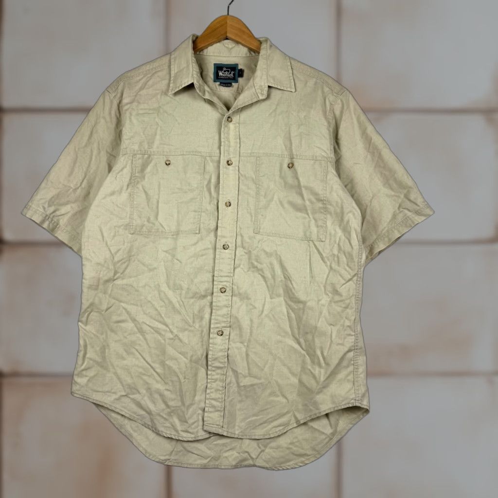Vintage VINTAGE Woolrich Mens Large Tan Cotton Short Sleeve Button Up Made USA Shirt 60s 70s Casual Outdoor Pockets Modeled Men's Clothing Beige Body Size US 33 - 1 Thumbnail