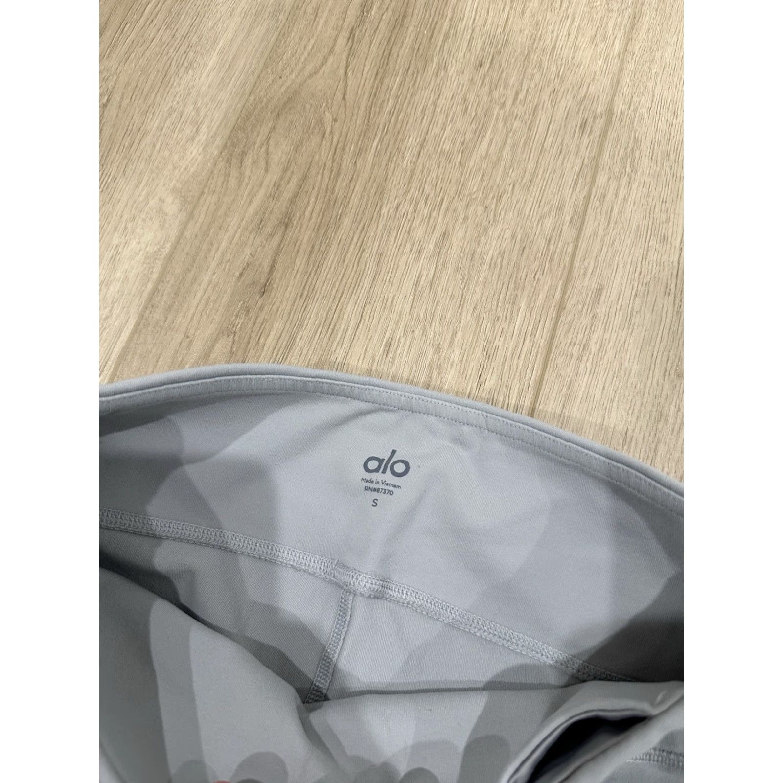 Alo VINTAGE Alo Yoga Goddess High Waist Ribbed Leggings Gray Size Small S Size 28" / US 6 / IT 42 - 5 Thumbnail