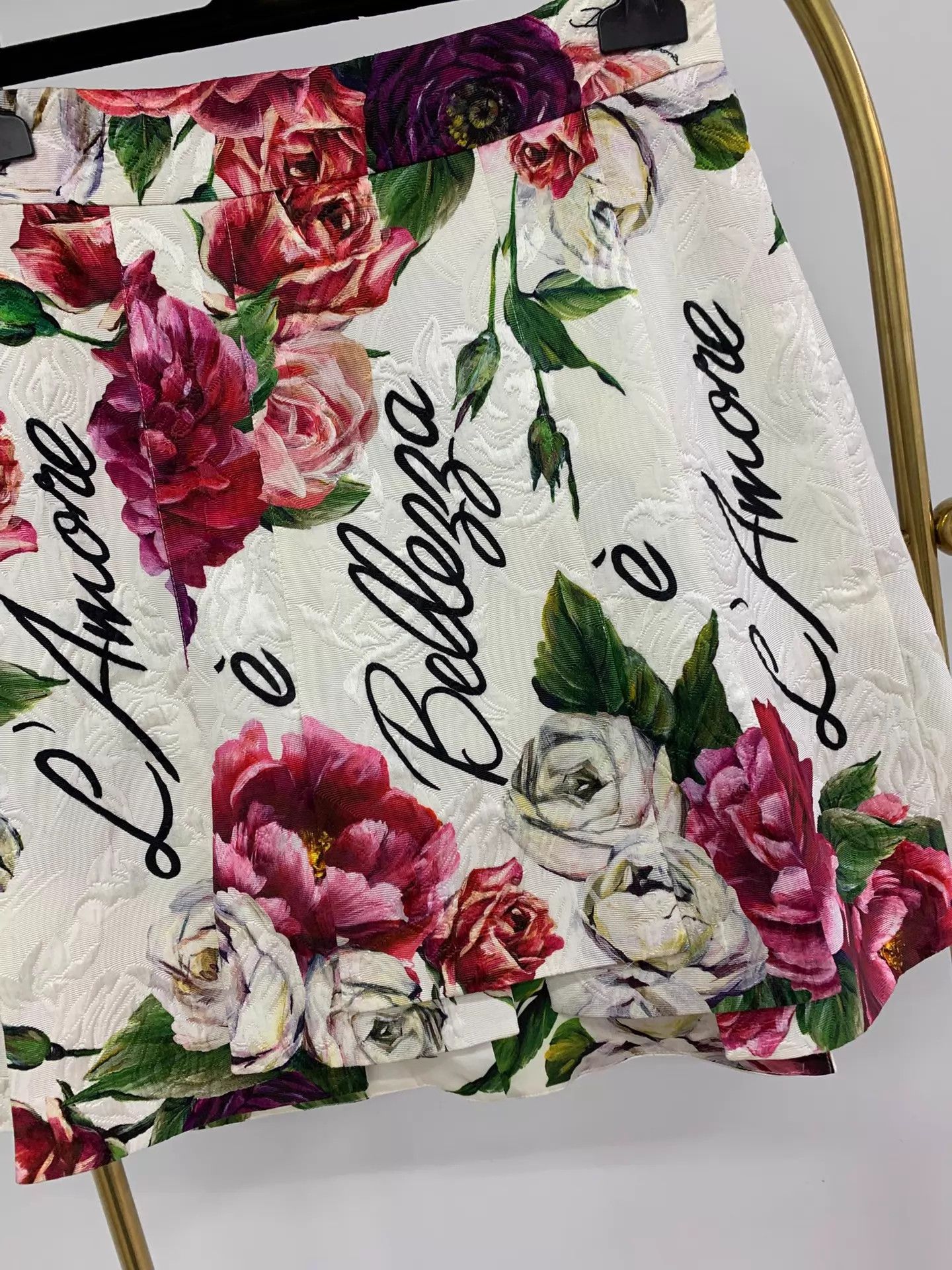 Dolce & Gabbana D&G Rose Print Women's Skirt 40 NWT Size 27" / US 4 / IT 40 - 2 Thumbnail