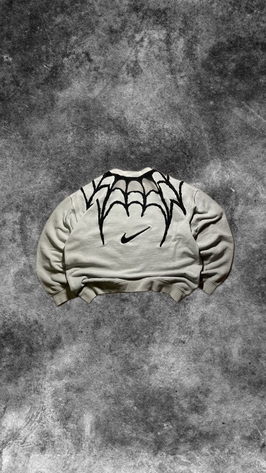 Nike × Vintage ⛩️Nike sweatshirt custom vintage y2k center logo spider web Size US L / EU 52-54 / 3 - 1 Thumbnail