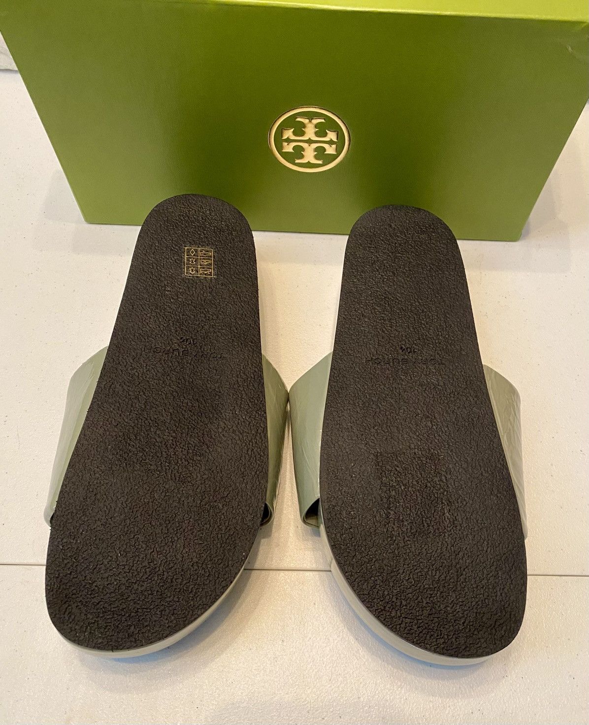 Tory Burch Tory Burch Patos Slide Crinkle Leather Metal Plate 10.5 NIB Size US 10.5 / IT 40.5 - 10 Thumbnail