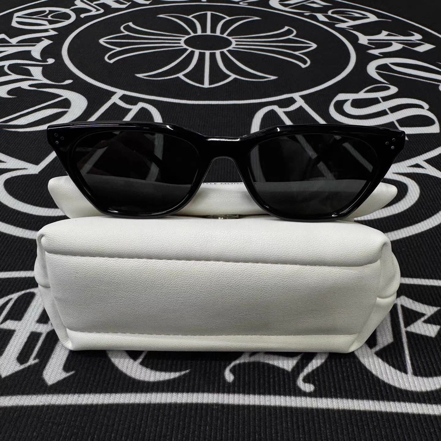 Gentle Monster GENTLE MONSTER Diamond-Shaped Sunglasses Q10 Size ONE SIZE - 1 Thumbnail