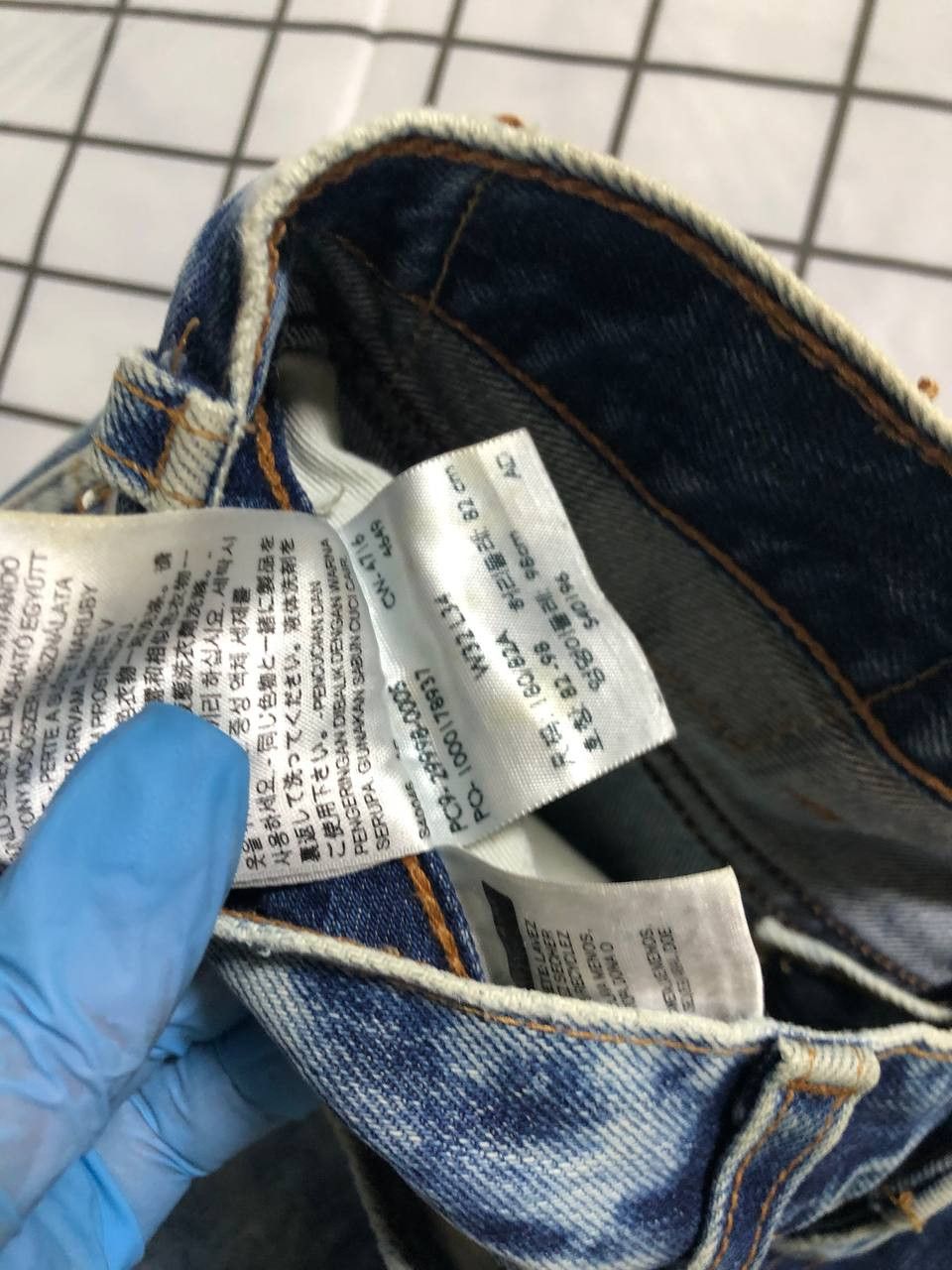 Levi's Vintage 90s Orange Tab Levi’s Jeans 505 Blue Distressed Size US 32 / EU 48 - 16 Thumbnail